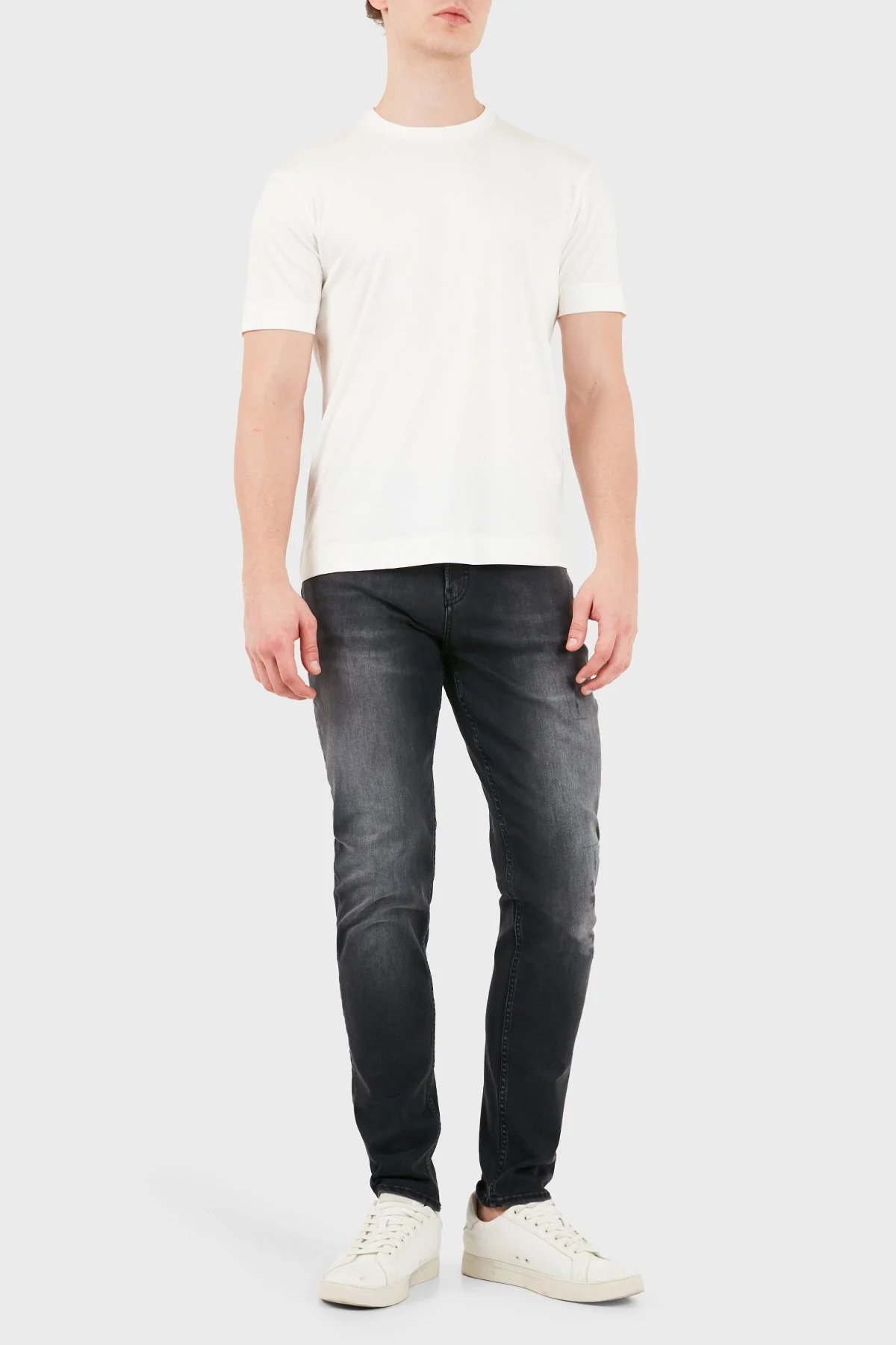 Emporio Armani Pamuklu Slim Fit Dar Paça Erkek Kot Pantolon EM006514 AF29574 M8001 Gri - 2