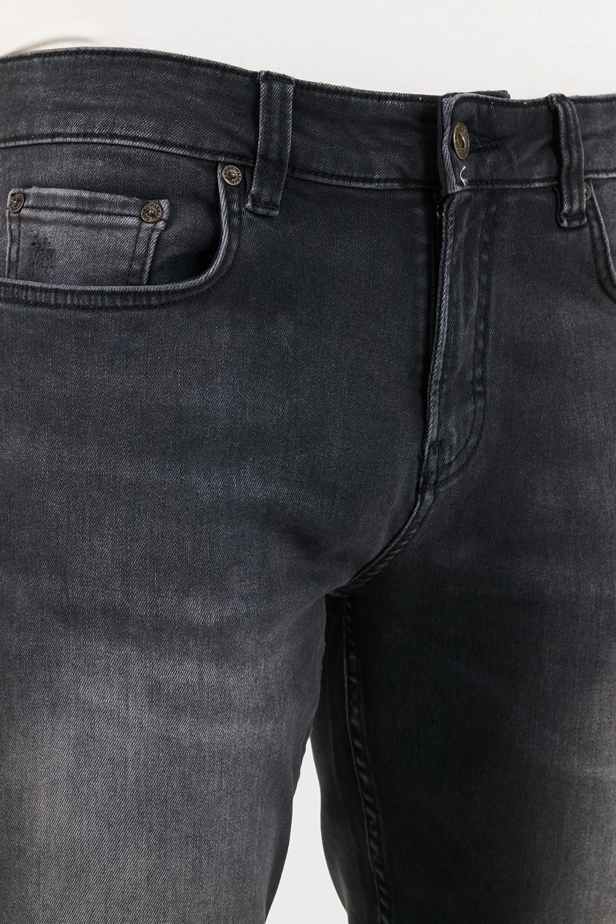 Emporio Armani Pamuklu Slim Fit Dar Paça Erkek Kot Pantolon EM006514 AF29574 M8001 Gri - 5