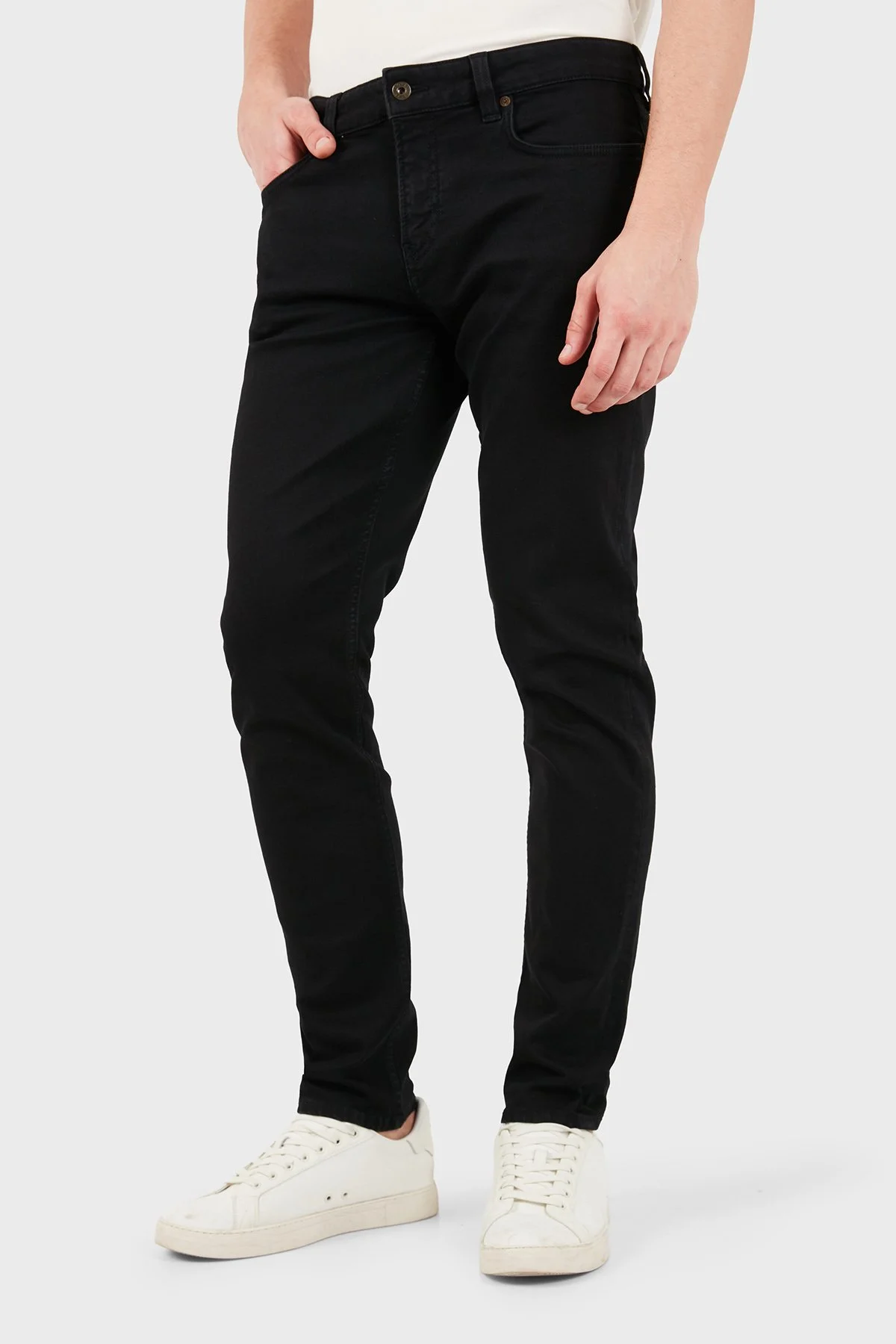 Emporio Armani Pamuklu Slim Fit Dar Paça Erkek Kot Pantolon EM006514 AF29576 MC002 Siyah - 3
