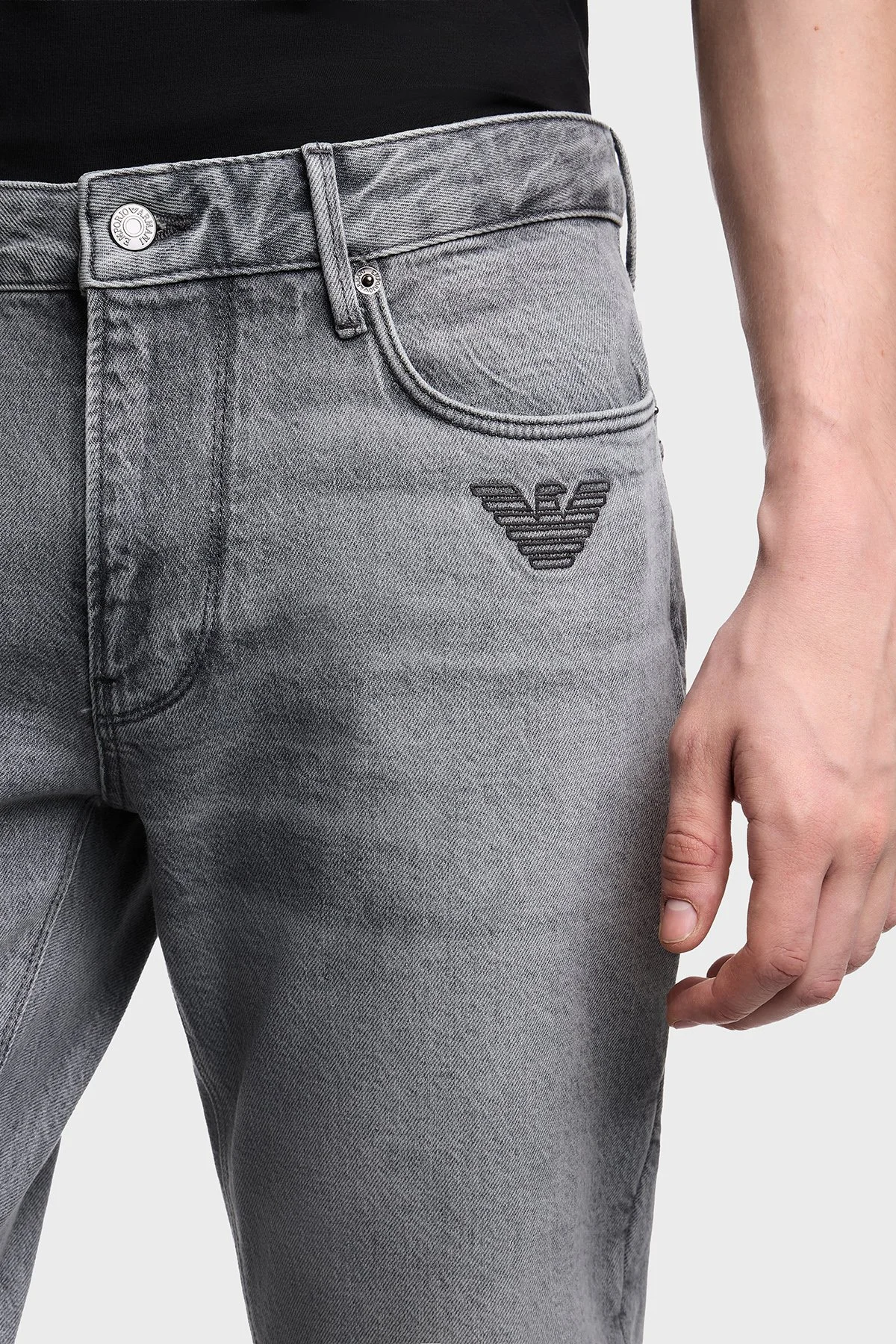 Emporio Armani Pamuklu Slim Fit Düşük Bel Dar Paça Jeans Erkek Kot Pantolon EM000121 AF17860 M8002 GRİ - 4