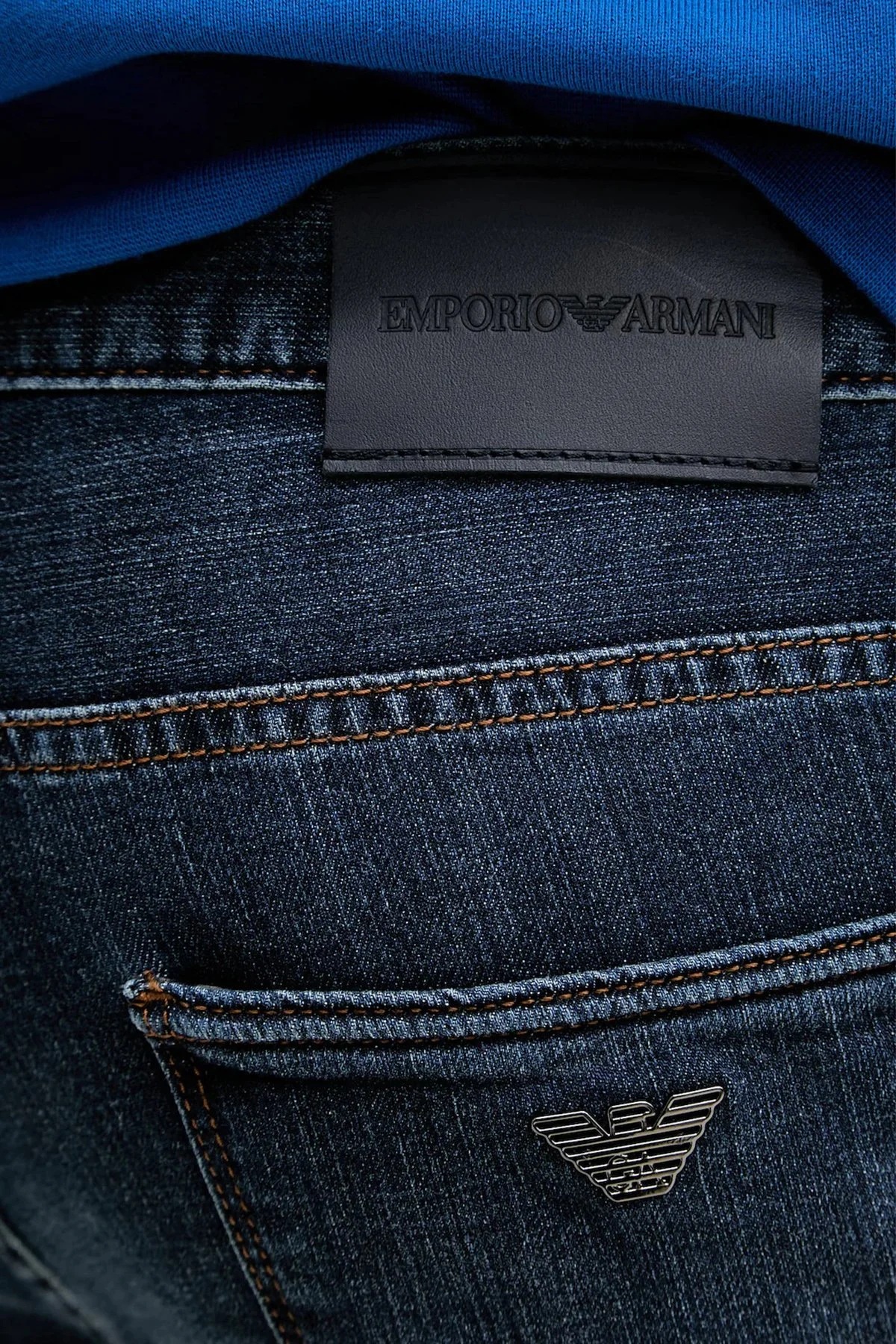 Emporio Armani Pamuklu Slim Fit Düşük Bel Erkek Kot Pantolon EM000121 AF22248 MB002 LACİVERT - 4
