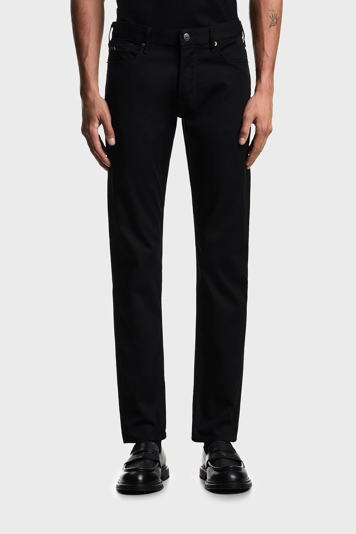 Emporio Armani Pamuklu Slim Fit Düşük Bel Jeans Erkek Kot Pantolon EM000121 AF22611 UC001 SİYAH - 1