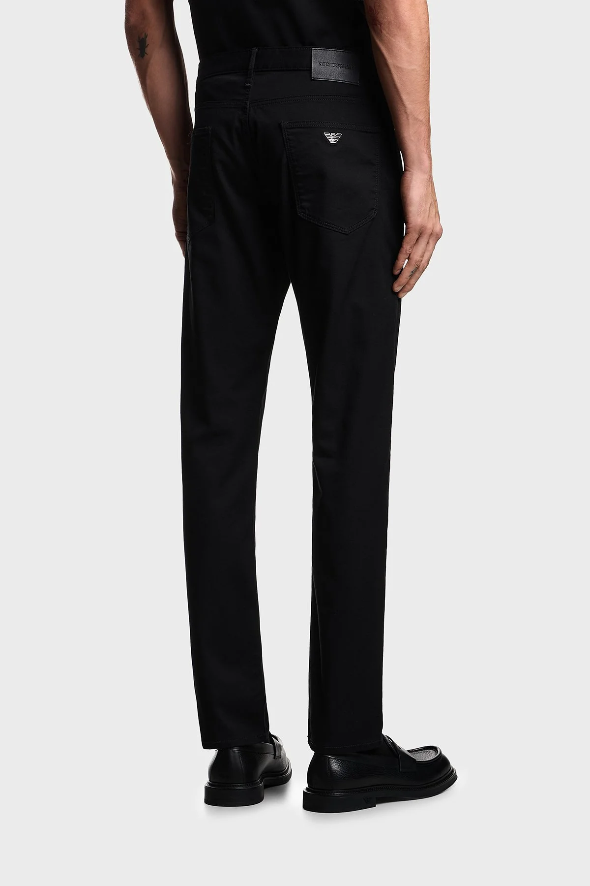 Emporio Armani Pamuklu Slim Fit Düşük Bel Jeans Erkek Kot Pantolon EM000121 AF22611 UC001 SİYAH - 3