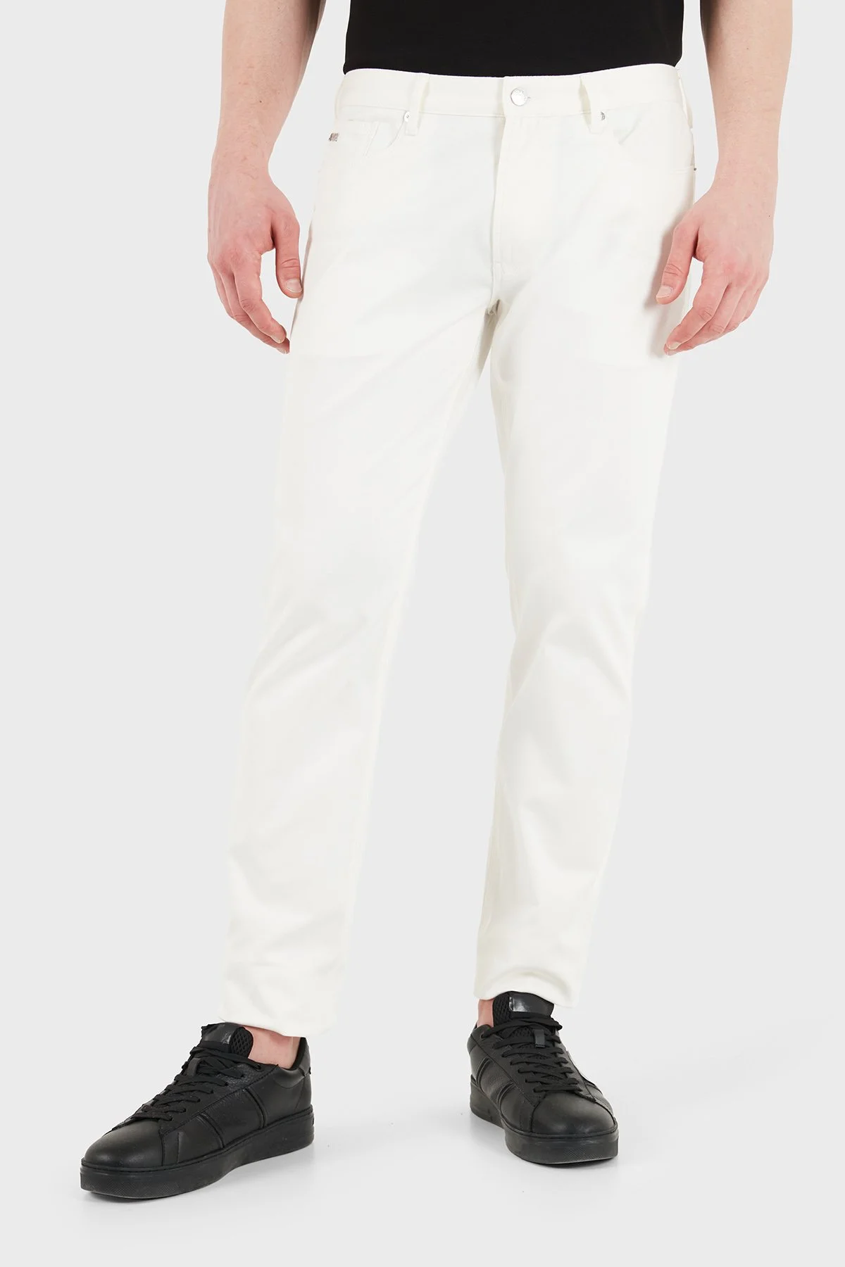 Emporio Armani Pamuklu Slim Fit Düşük Bel Jeans Erkek Kot Pantolon EM000121 AF23021 U0003 BEYAZ - 1