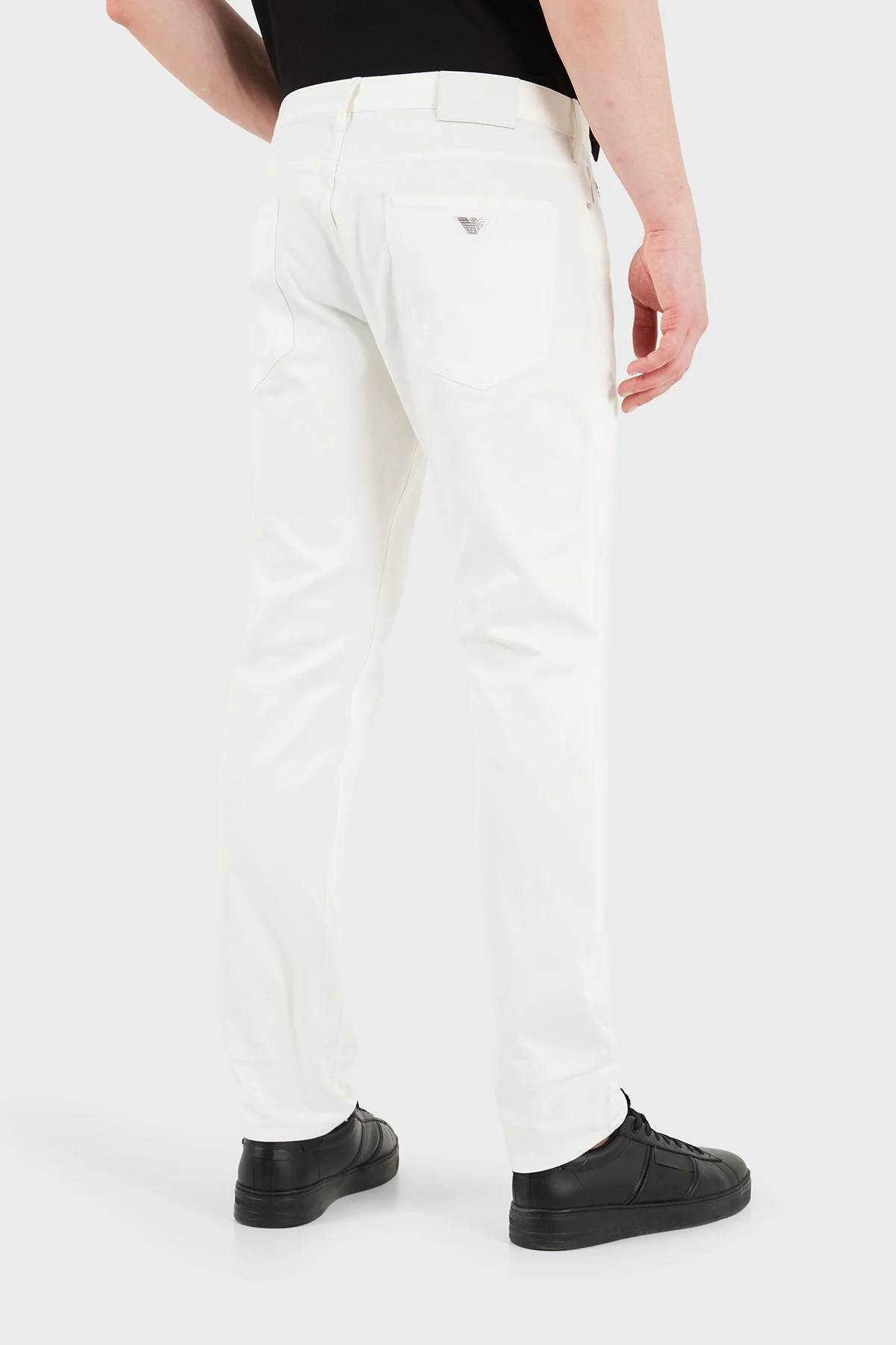 Emporio Armani Pamuklu Slim Fit Düşük Bel Jeans Erkek Kot Pantolon EM000121 AF23021 U0003 BEYAZ - 3