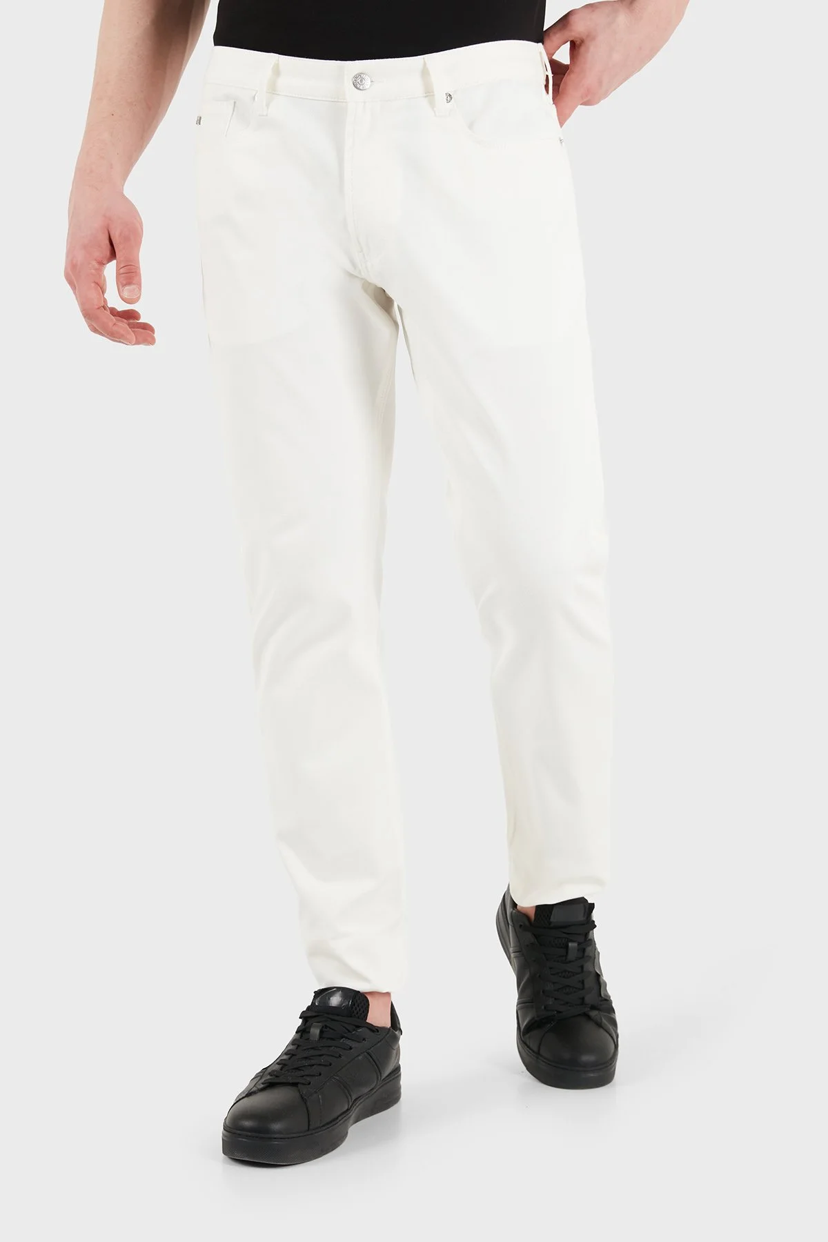 Emporio Armani Pamuklu Slim Fit Düşük Bel Jeans Erkek Kot Pantolon EM000121 AF23021 U0003 BEYAZ - 4