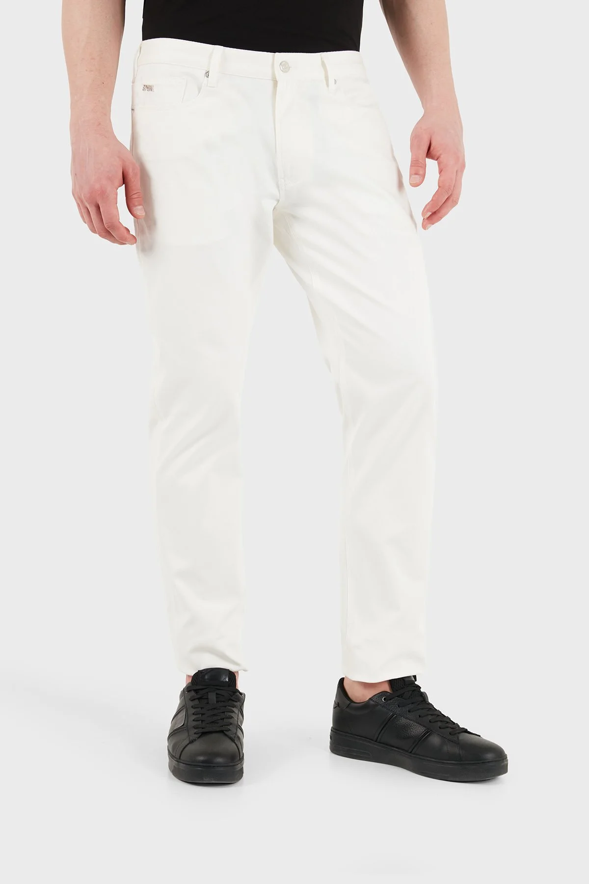Emporio Armani Pamuklu Slim Fit Düşük Bel Jeans Erkek Kot Pantolon EM000121 AF23021 U0003 BEYAZ - 5