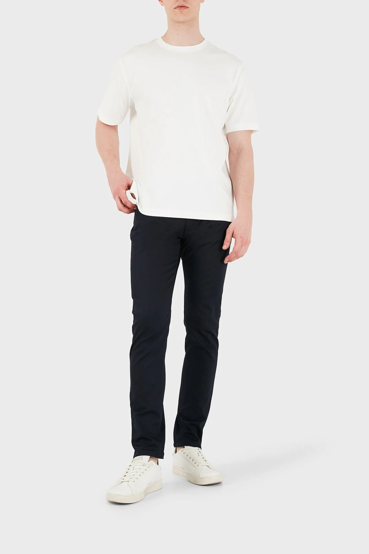 Emporio Armani Pamuklu Slim Fit Düşük Bel Jeans Erkek Kot Pantolon EM000121 AF23021 UB118 LACİVERT - 2