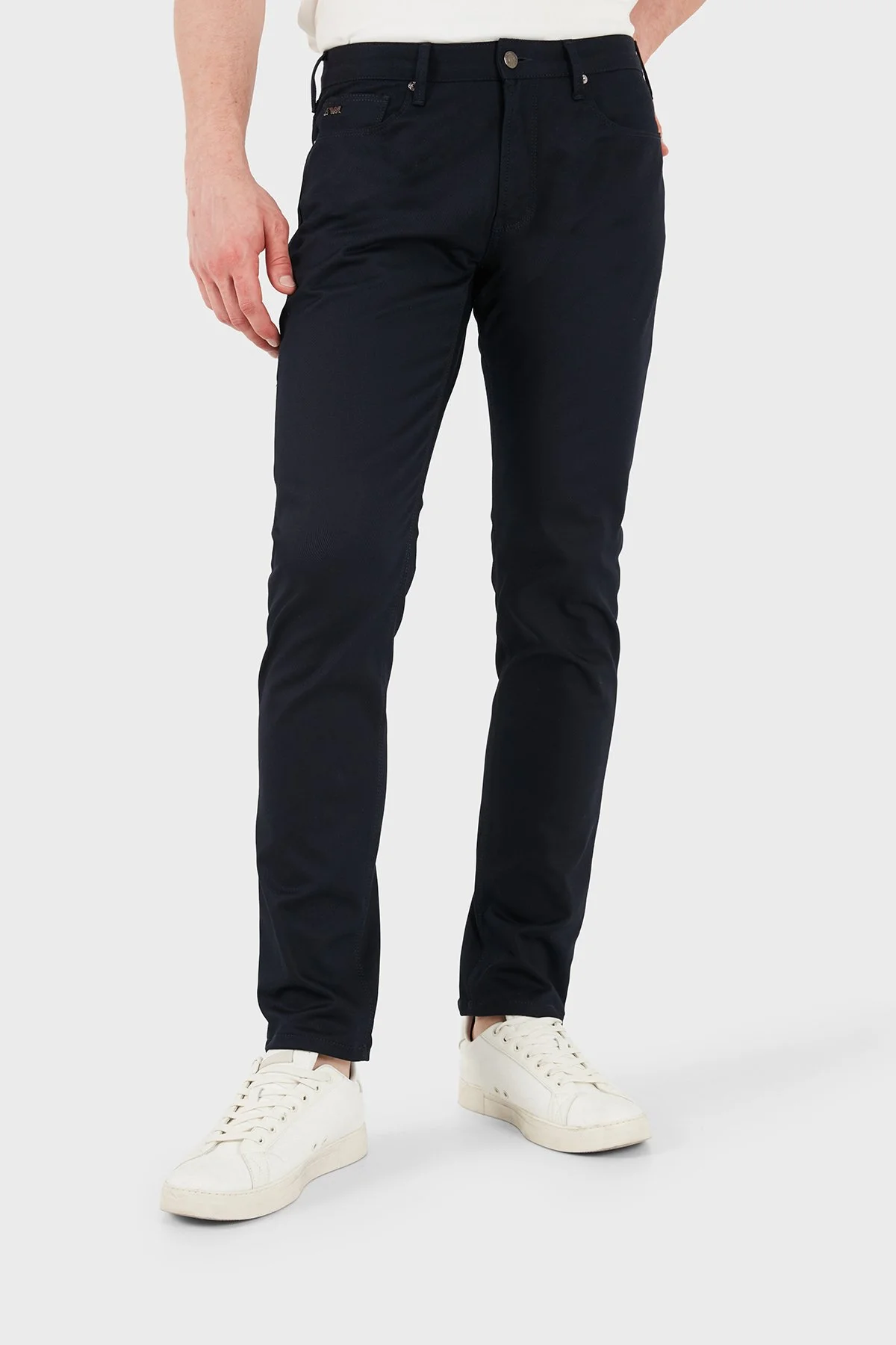 Emporio Armani Pamuklu Slim Fit Düşük Bel Jeans Erkek Kot Pantolon EM000121 AF23021 UB118 LACİVERT - 4
