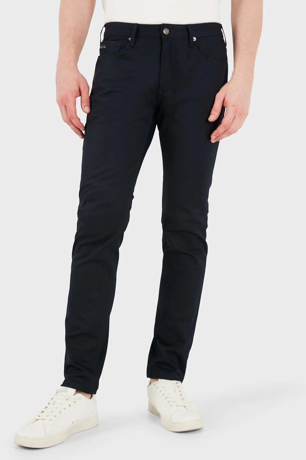 Emporio Armani Pamuklu Slim Fit Düşük Bel Jeans Erkek Kot Pantolon EM000121 AF23021 UB118 LACİVERT - 5