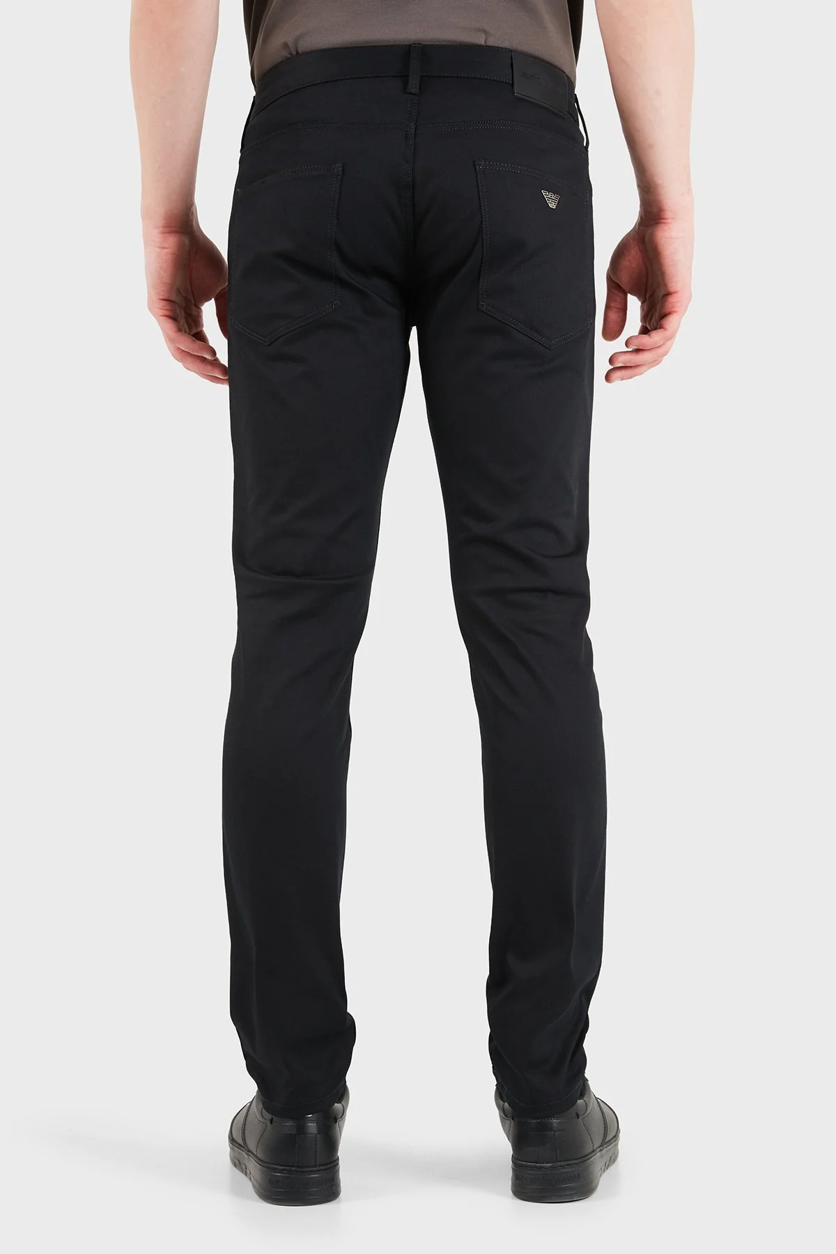 Emporio Armani Pamuklu Slim Fit Düşük Bel Jeans Erkek Kot Pantolon EM000121 AF23021 UC001 SİYAH - 3
