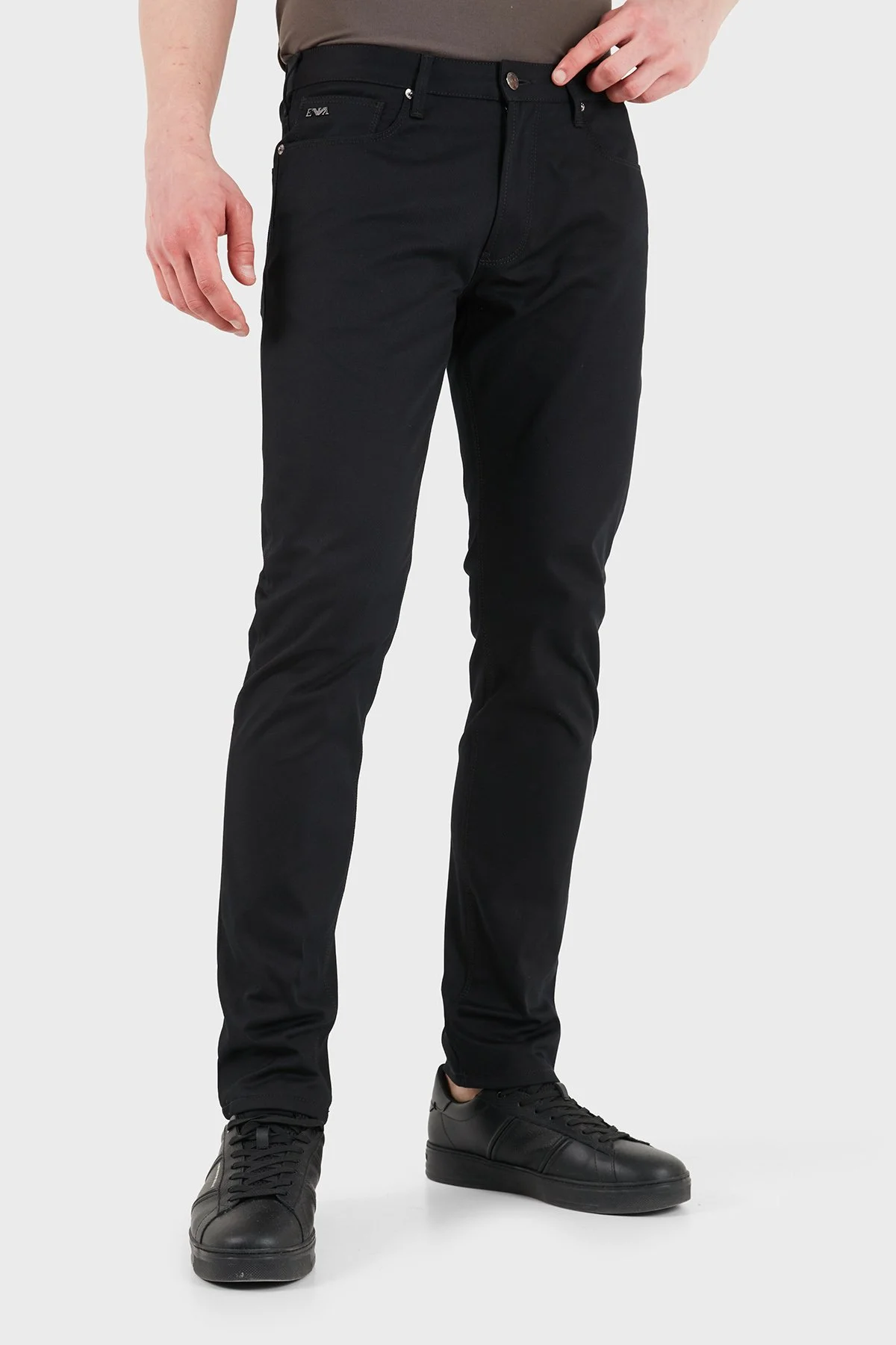 Emporio Armani Pamuklu Slim Fit Düşük Bel Jeans Erkek Kot Pantolon EM000121 AF23021 UC001 SİYAH - 4