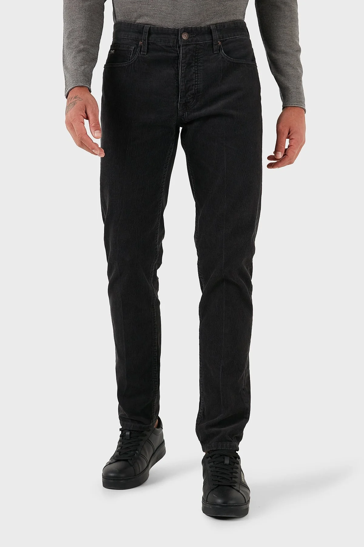 Emporio Armani Pamuklu Slim Fit Normal Bel Düz Paça Kadife Erkek Pantolon EM000668 AF19527 U8131 LACİVERT - 2