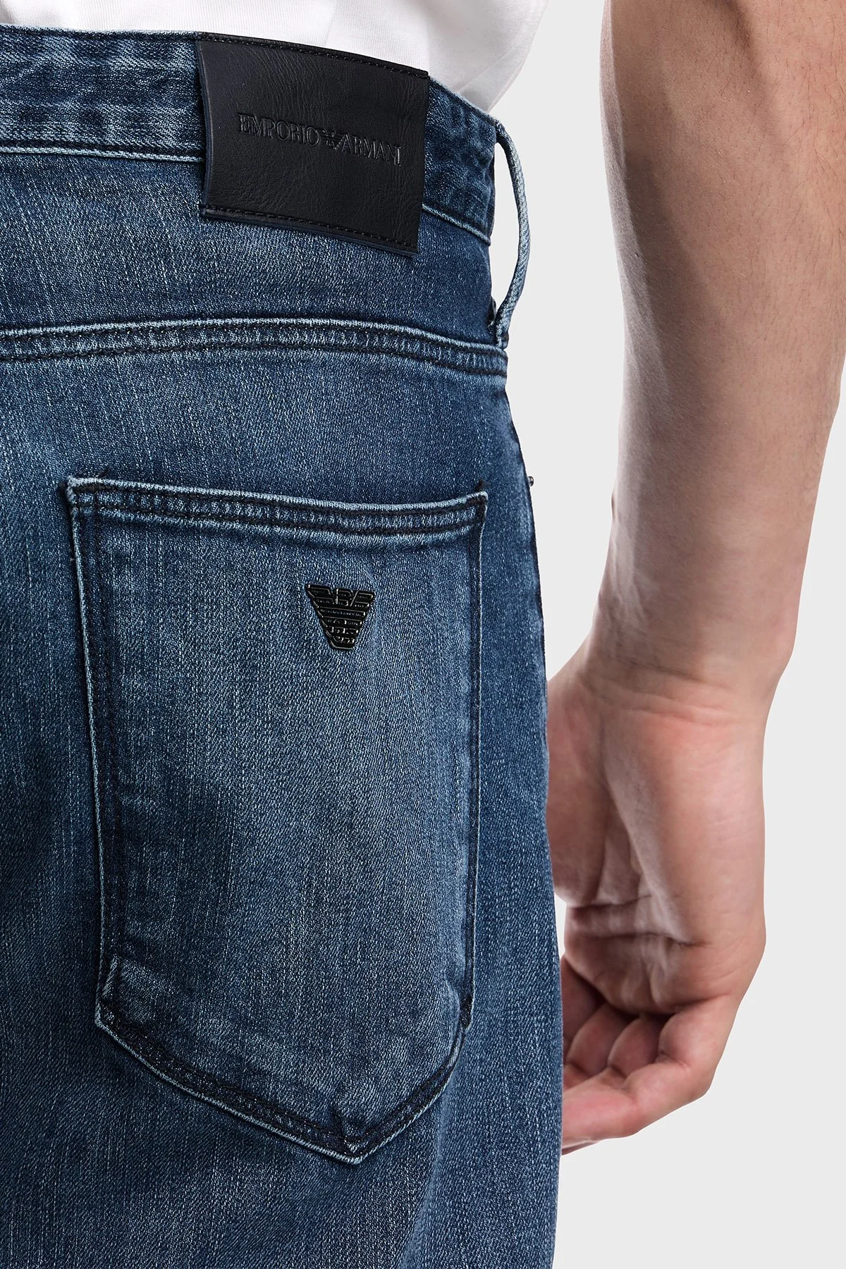 Emporio Armani Pamuklu Slim Fit Normal Bel Jeans Erkek Kot Pantolon EM000121 AF22821 MB002 LACİVERT - 4