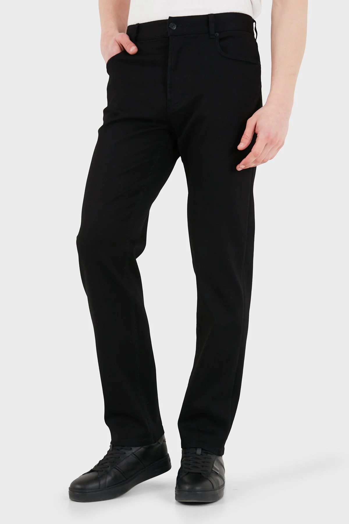 Emporio Armani Pamuklu Straight Fit Düz Paça Jeans Erkek Kot Pantolon EM000763 AF15954 MC002 SİYAH - 4