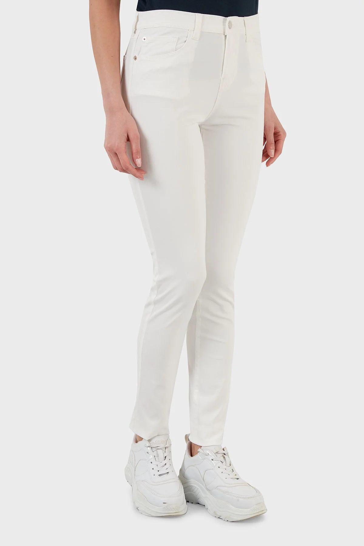 Emporio Armani Pamuklu Yüksek Bel Skinny Fit Jeans Kadın Kot Pantolon 3L2J20 2N8HZ 0101 BEYAZ - 4