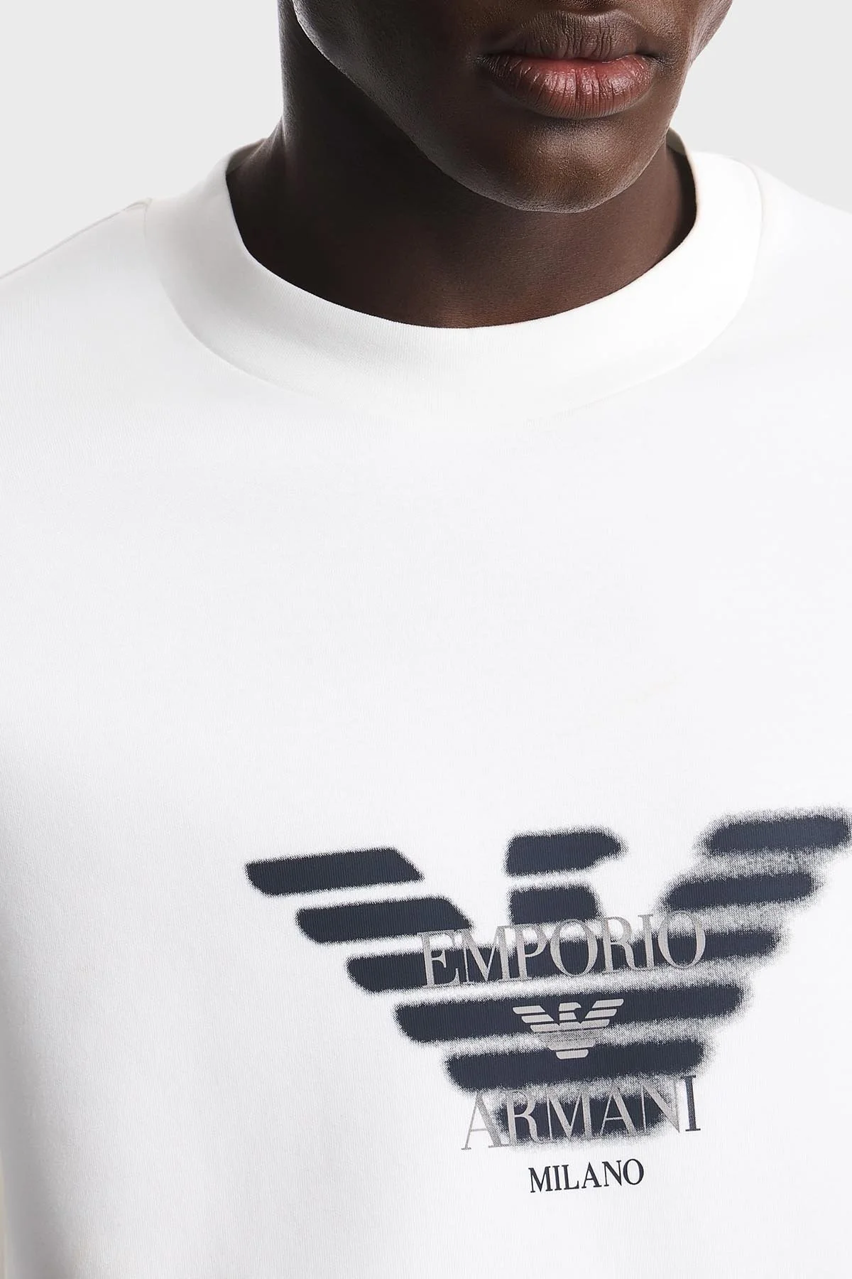 Emporio Armani Pamuklu Yuvarlak Yaka Erkek Sweat EM007315 AF10013 U0003 Beyaz - 12