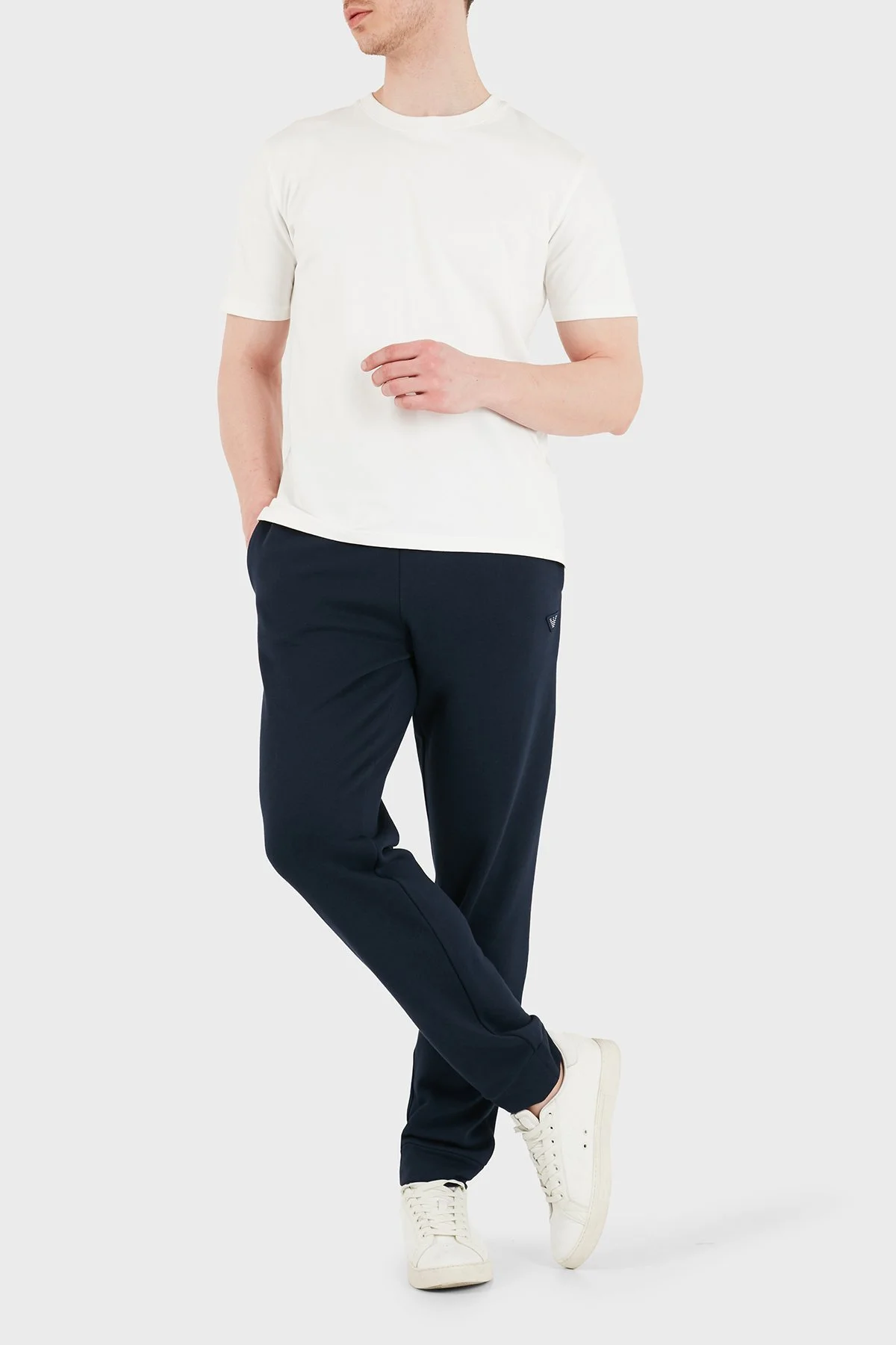 Emporio Armani Pamuk Ve Modal Karışımlı Relaxed Fit Normal Bel Erkek Pantolon EM000500 AF19060 UB102 LACİVERT - 2