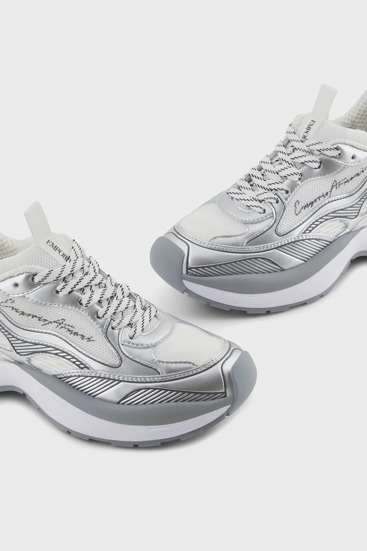 Emporio Armani Parlak Görünümlü Logolu Hakiki Deri Kalın Taban Bayan Ayakkabı X3X238 XR388 00520 GÜMÜŞ - 10