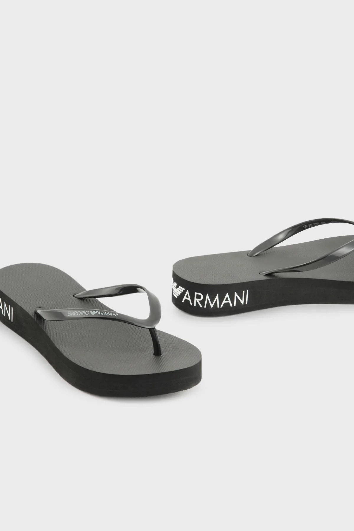 Emporio Armani Parmak Arası Düz Unisex Terlik XVQS07 XN118 00002 SİYAH - 5