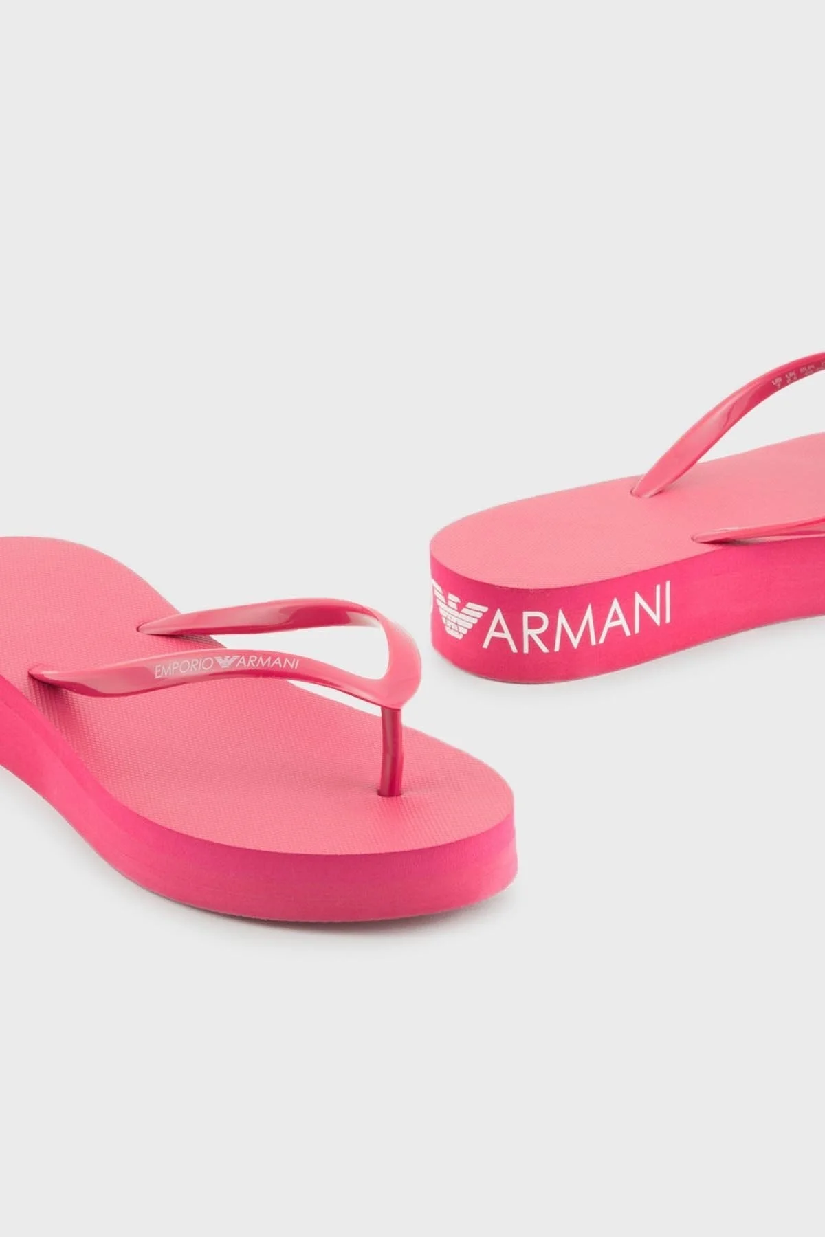 Emporio Armani Parmak Arası Düz Unisex Terlik XVQS07 XN118 00238 PEMBE - 12