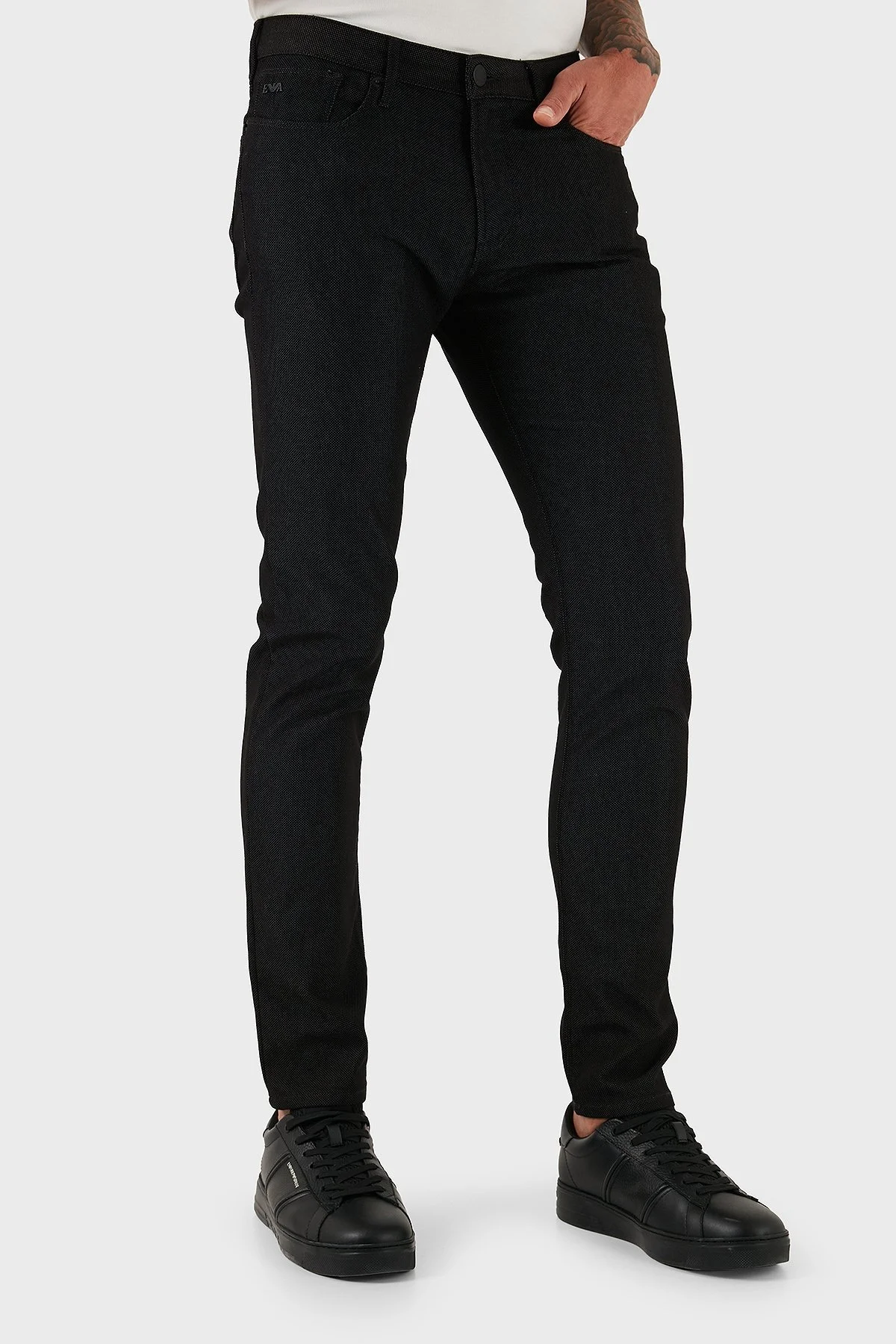 Emporio Armani Puantiyeli Streç Pamuklu Slim Fit Düşük Bel Dar Paça Jeans Erkek Kot Pantolon EM000121 AF14124 FC042 SİYAH - 4