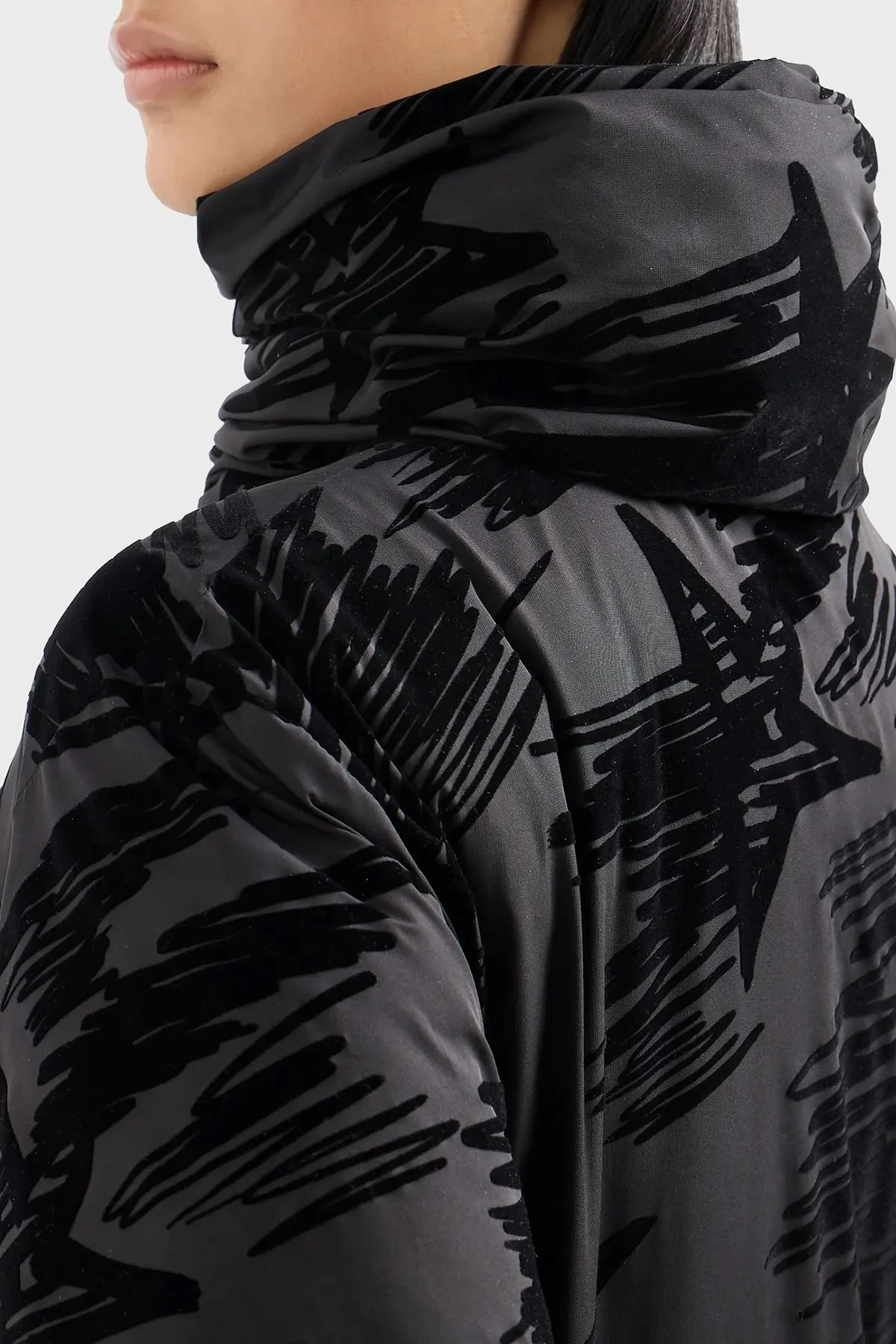 Emporio Armani Regular Fit Baskılı Dik Yaka Şişme Bayan Mont 6D2B87 2NFQZ 0999 SİYAH - 5