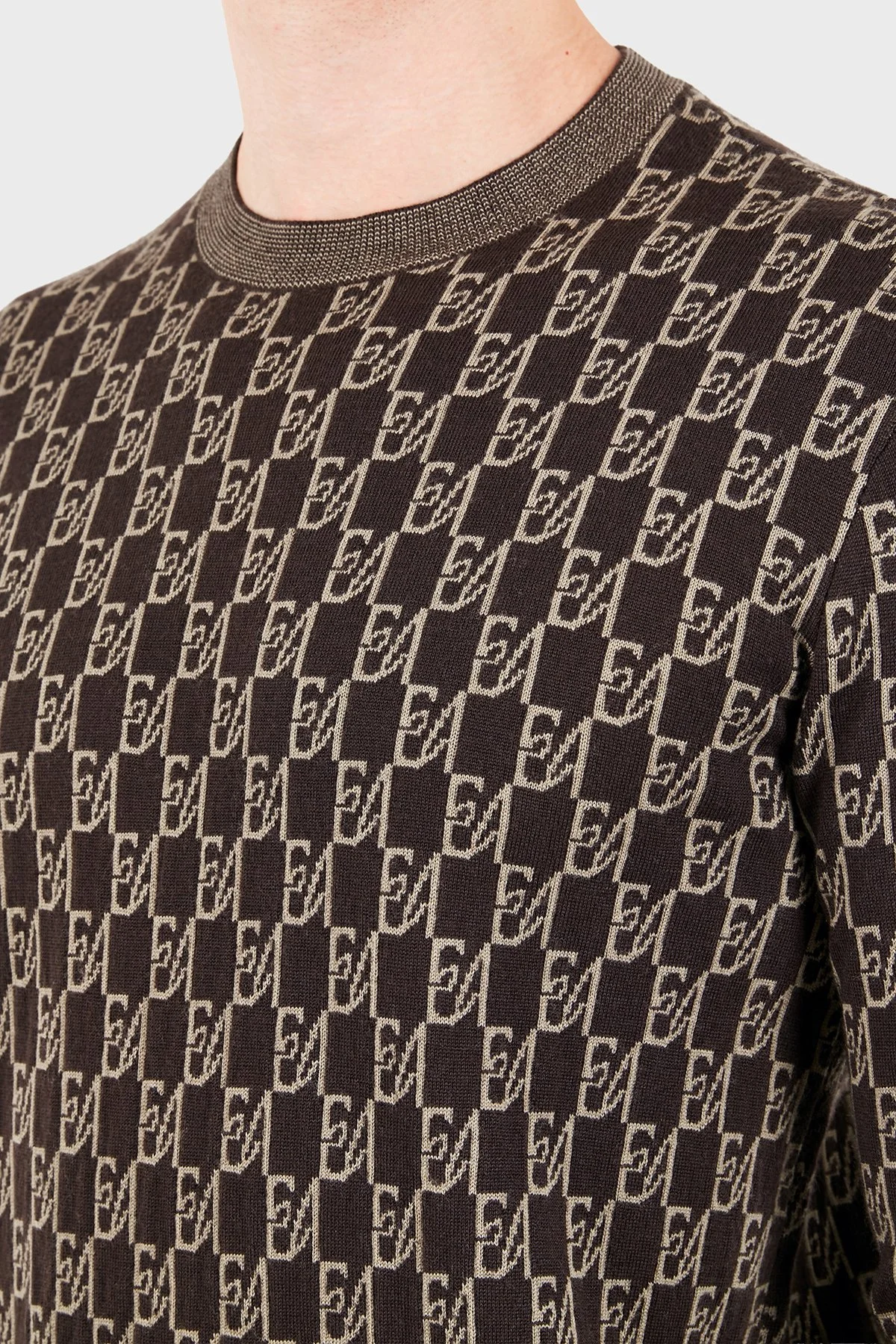 Emporio Armani Regular Fit Bisiklet Yaka Jakarlı Logolu Erkek Kazak EM006360 AF27946 F6023 Kahve - 5