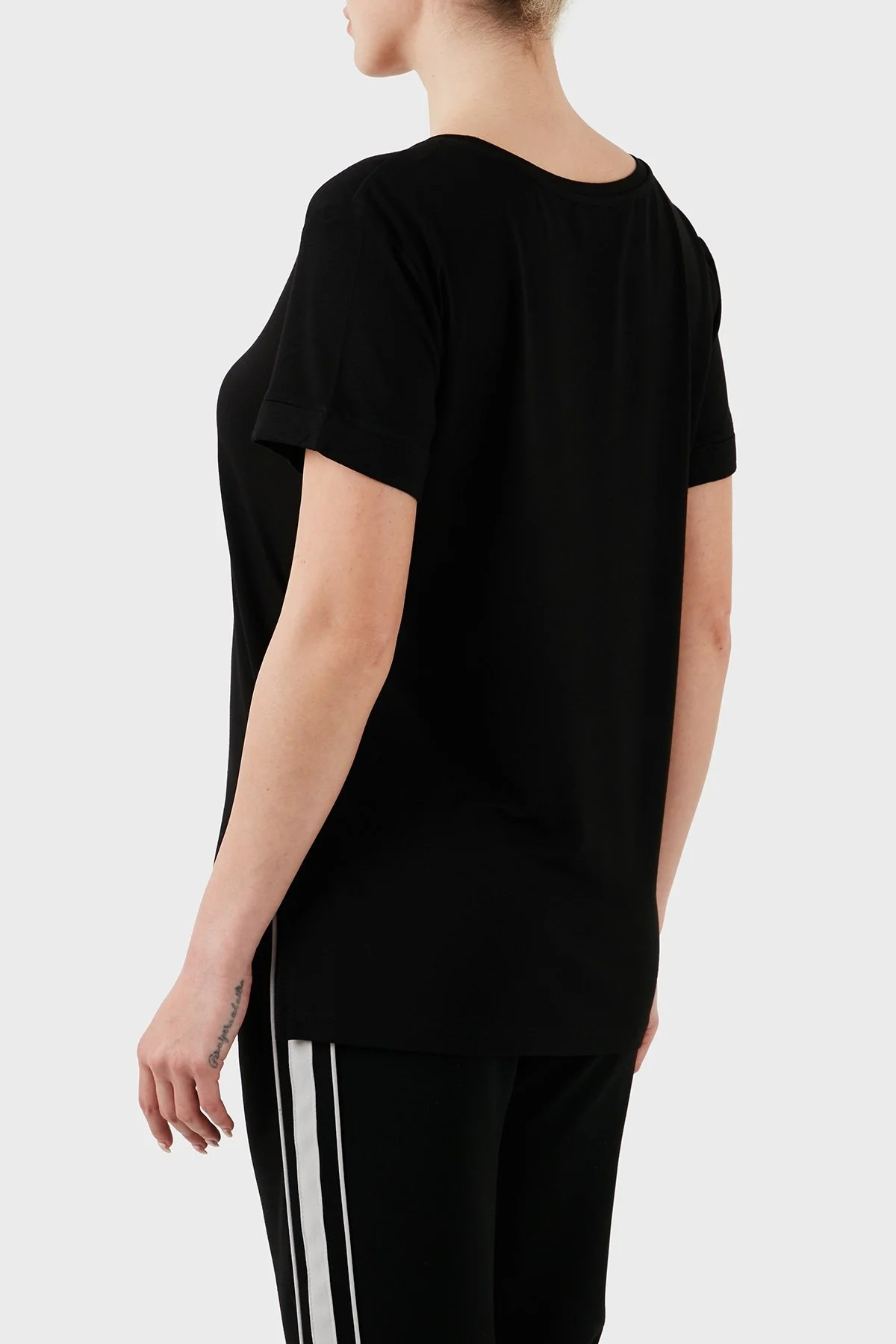 Emporio Armani Regular Fit Bisiklet Yaka Taş Logolu Bayan T Shirt EW000780 AF12192 UC001 SİYAH - 9