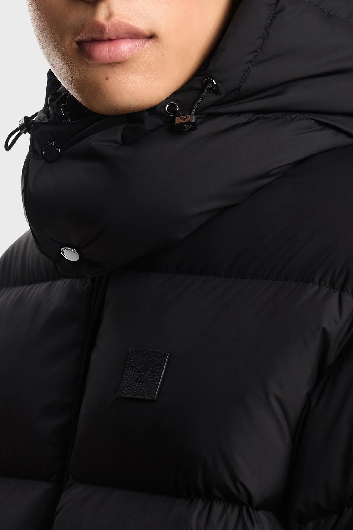 Emporio Armani Regular Fit Çıkarılabilir Kapüşonlu Su İtici Şişme Erkek Mont EM003050 AF18231 UC001 SİYAH - 4