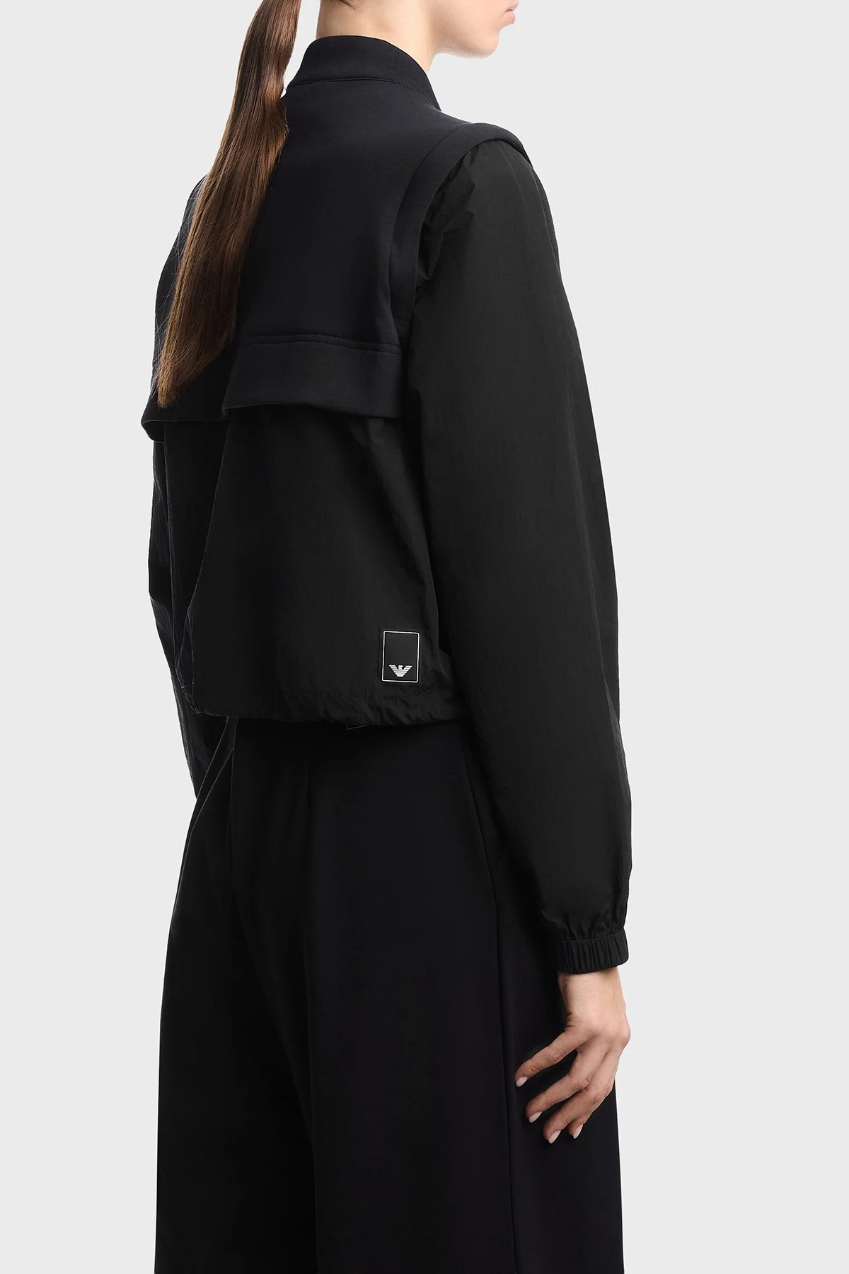 Emporio Armani Regular Fit Çıkarılabilir Kol Detaylı Bayan Mont EW003176 AF10002 UC001 SİYAH - 3