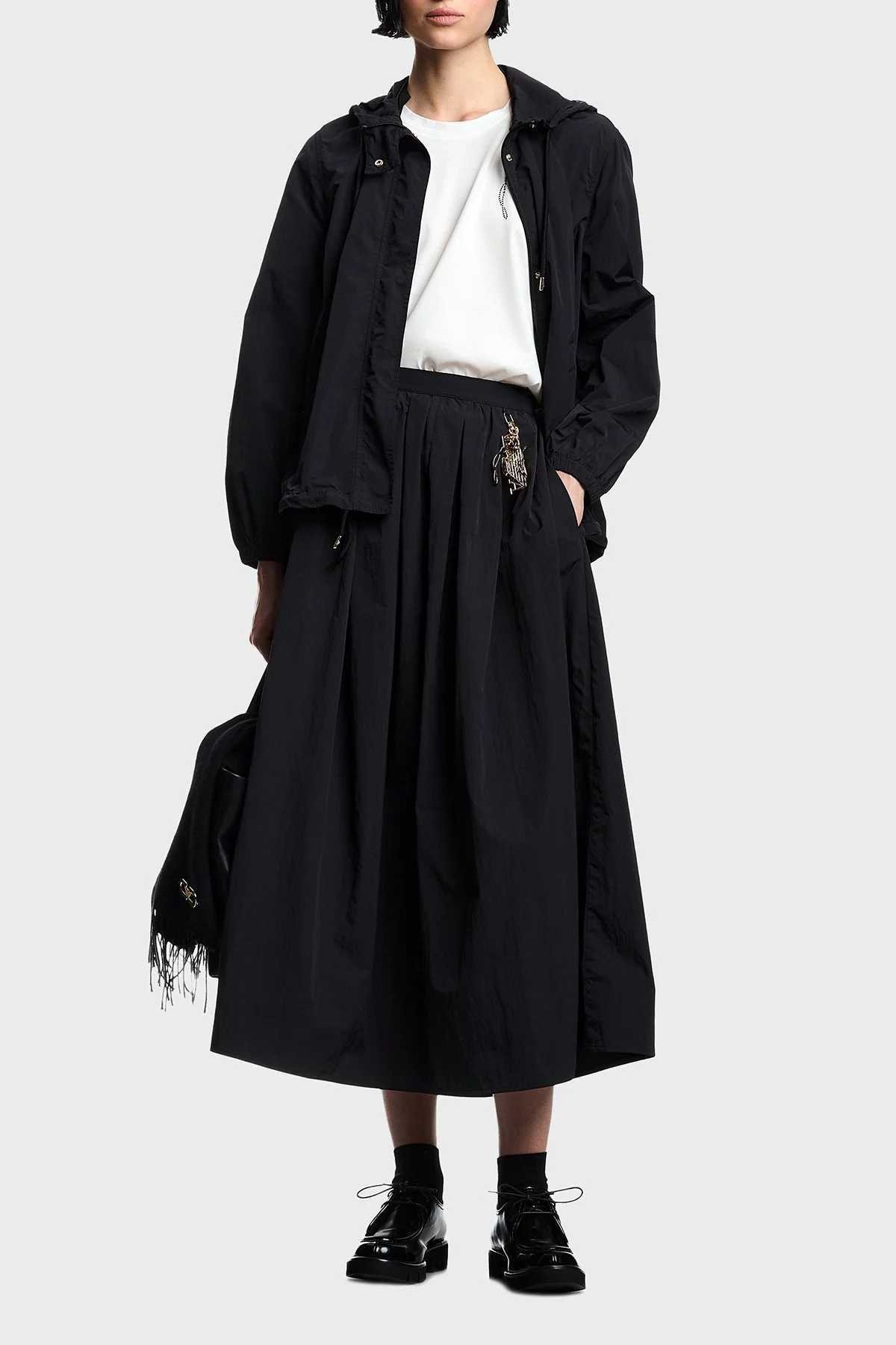 Emporio Armani Regular Fit Kapüşonlu Çıtçıt Düğme ve Fermuarlı Bayan Mont EW003911 AF22803 UC001 SİYAH - 1