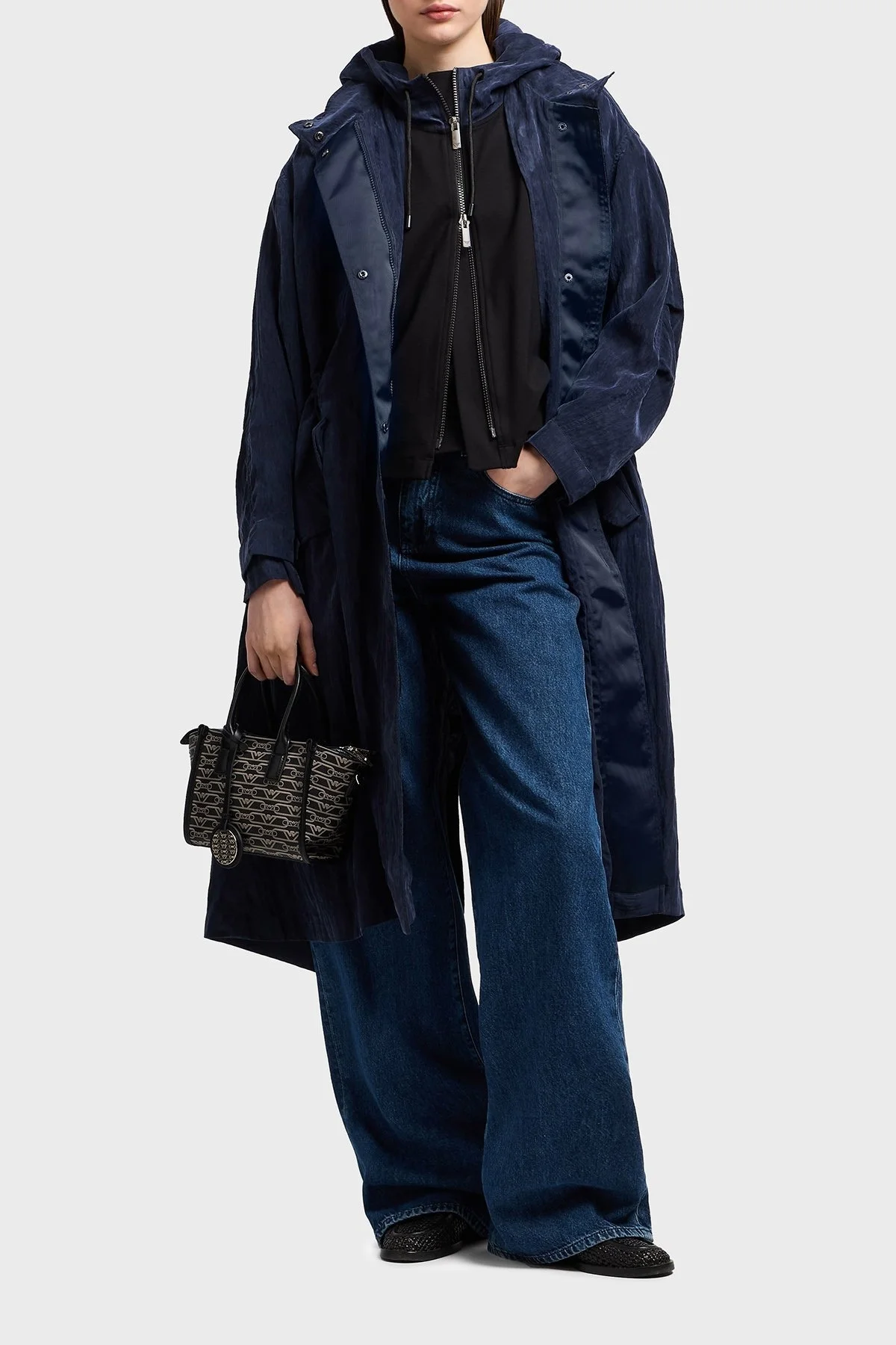 Emporio Armani Regular Fit Kapüşonlu Fermuarlı Bayan Ceket EW001032 AF12911 UC001 SİYAH - 6