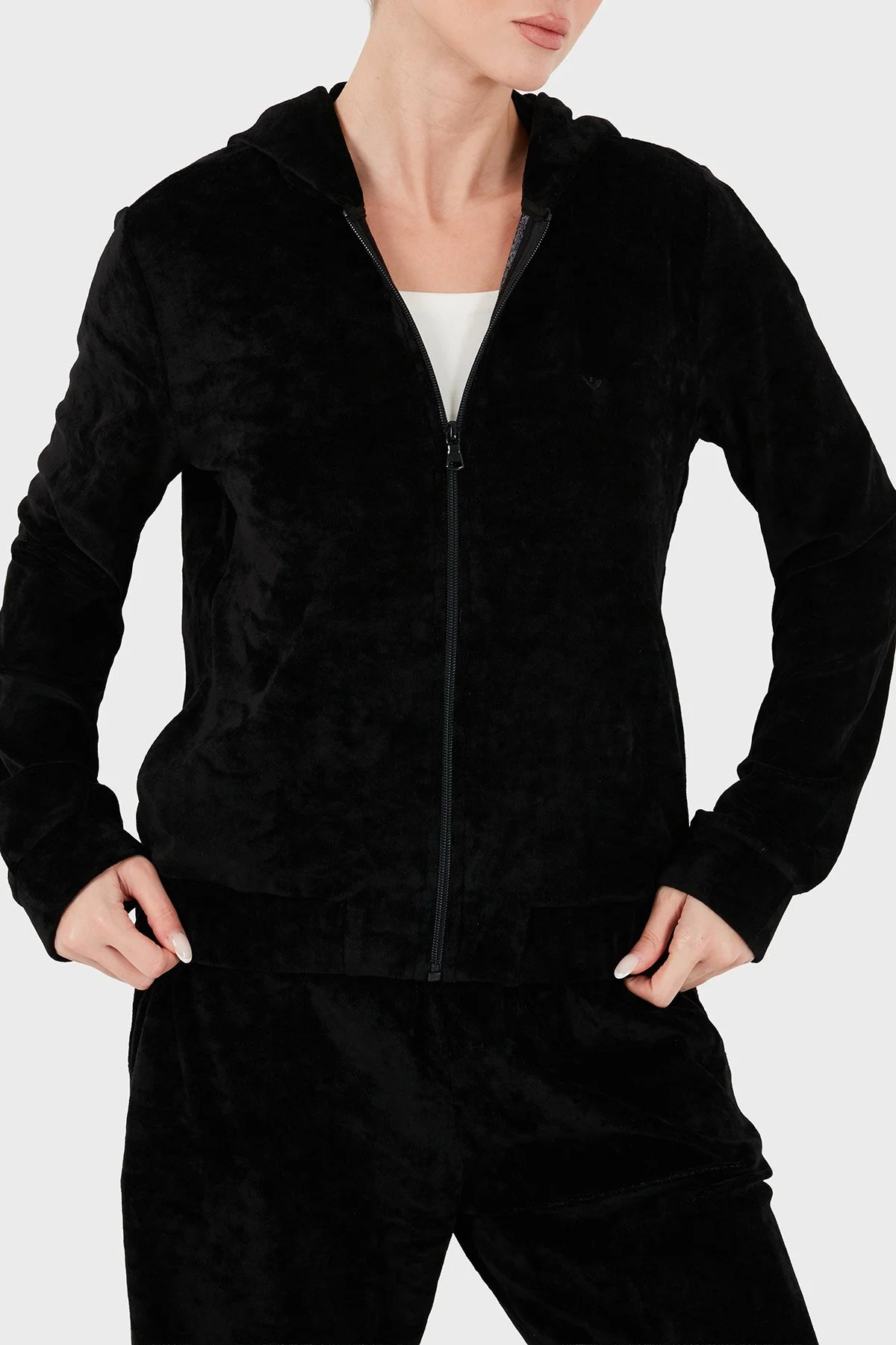 Emporio Armani Regular Fit Kapüşonlu Logolu Kadife Dokulu Kadın Eşofman Takımı EW004748 AF26228 UC001 Siyah - 4