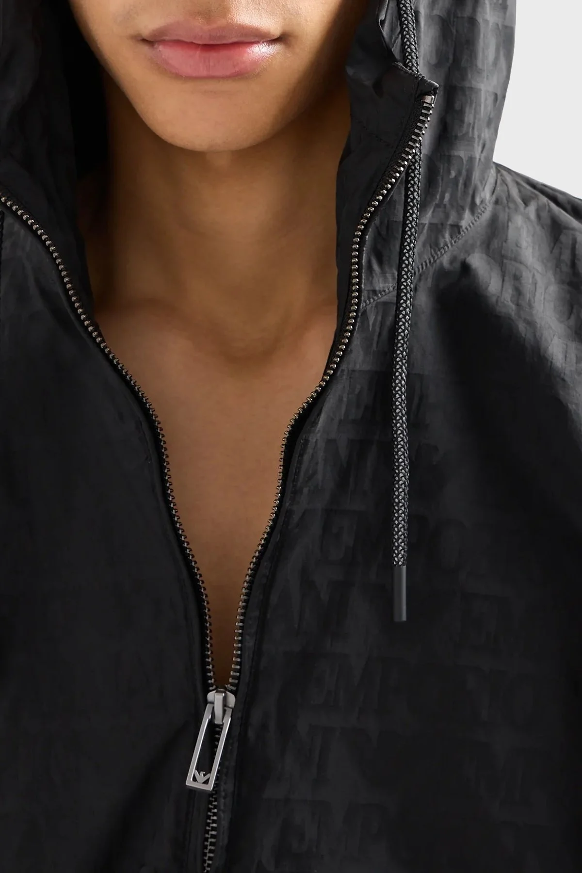 Emporio Armani Regular Fit Kapüşonlu Mevsimlik Erkek Mont 3D1BH4 1NNXZ 0999 SİYAH - 6