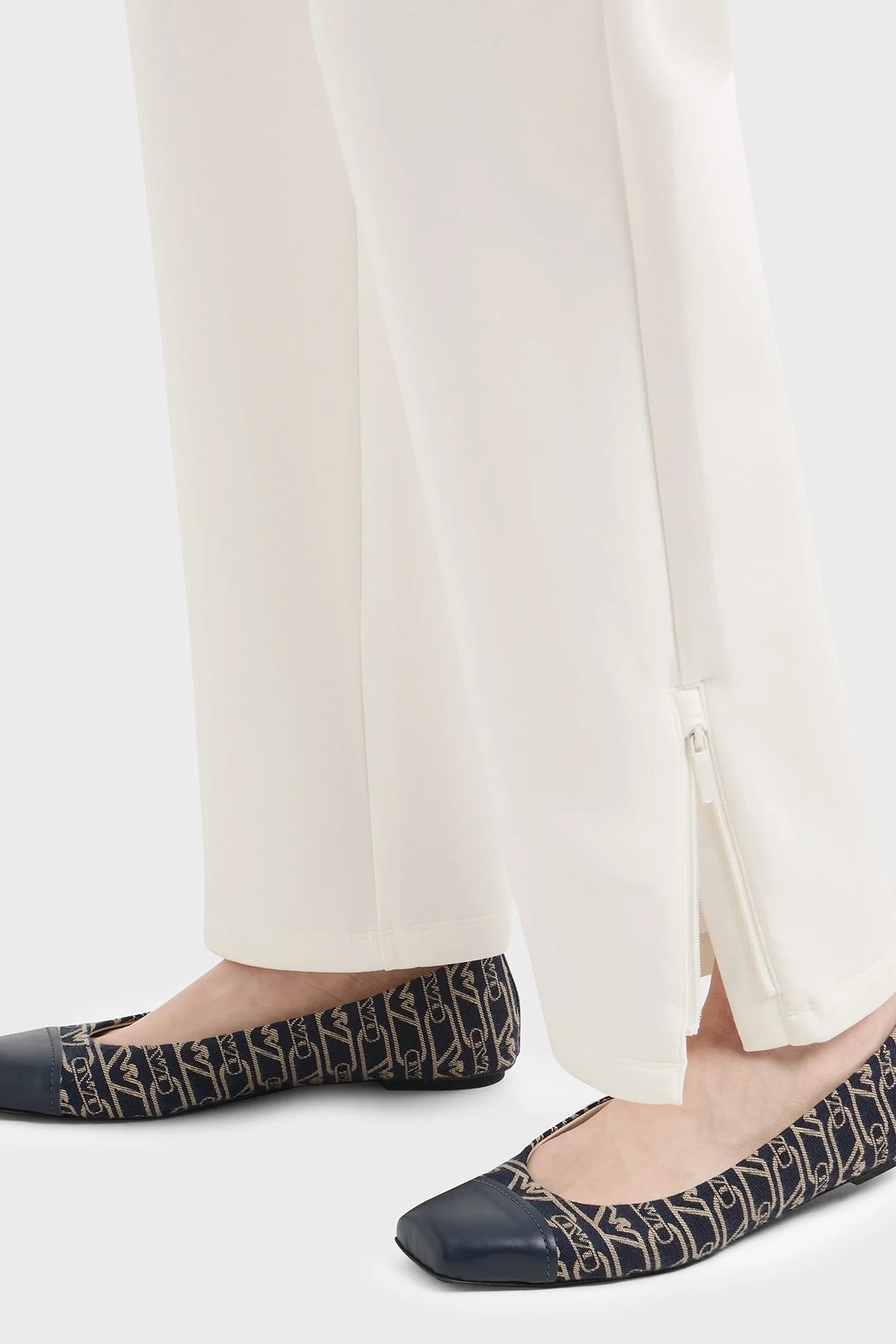 Emporio Armani Regular Fit Lastikli Bel Düz Paça Bayan Pantolon EW000484 AF10002 U0006 BEYAZ - 9