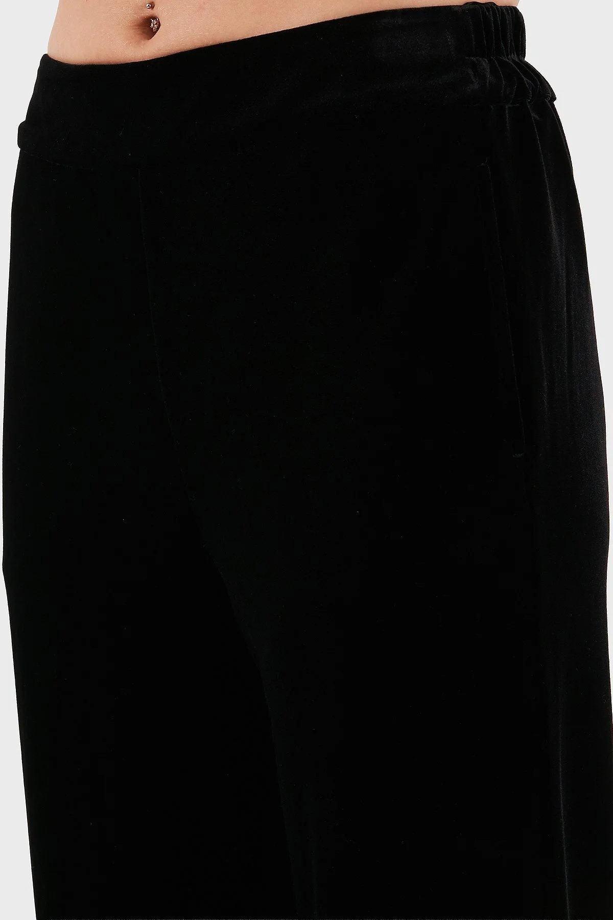 Emporio Armani Regular Fit Lastikli Bel Düz Paça Şönil Bayan Pantolon EW001366 AF13341 UC001 SİYAH - 10