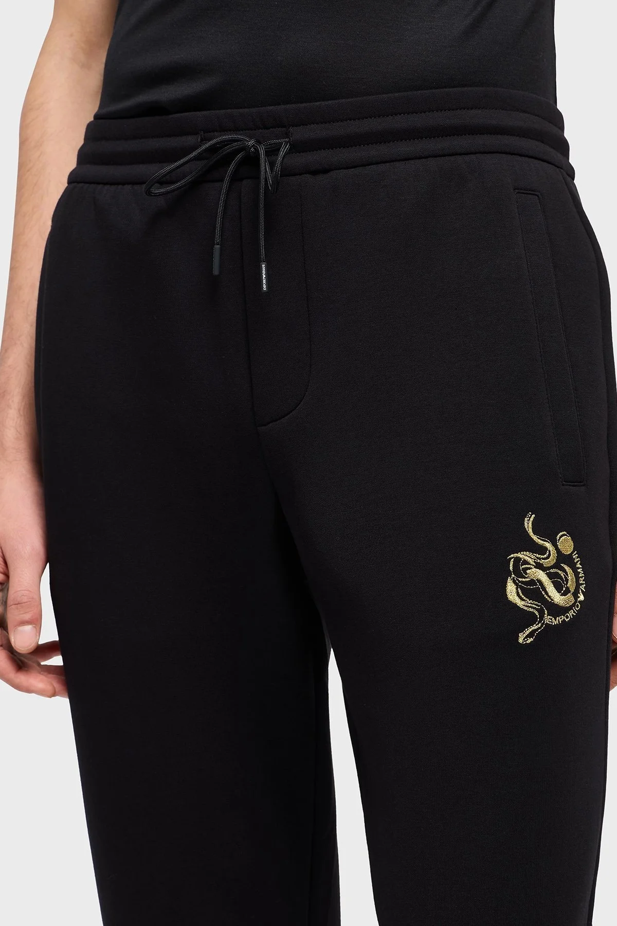 Emporio Armani Regular Fit Lastikli Bel Ribanalı Paça Jogger Erkek Pantolon EM001701 AF10013 UC001 SİYAH - 4