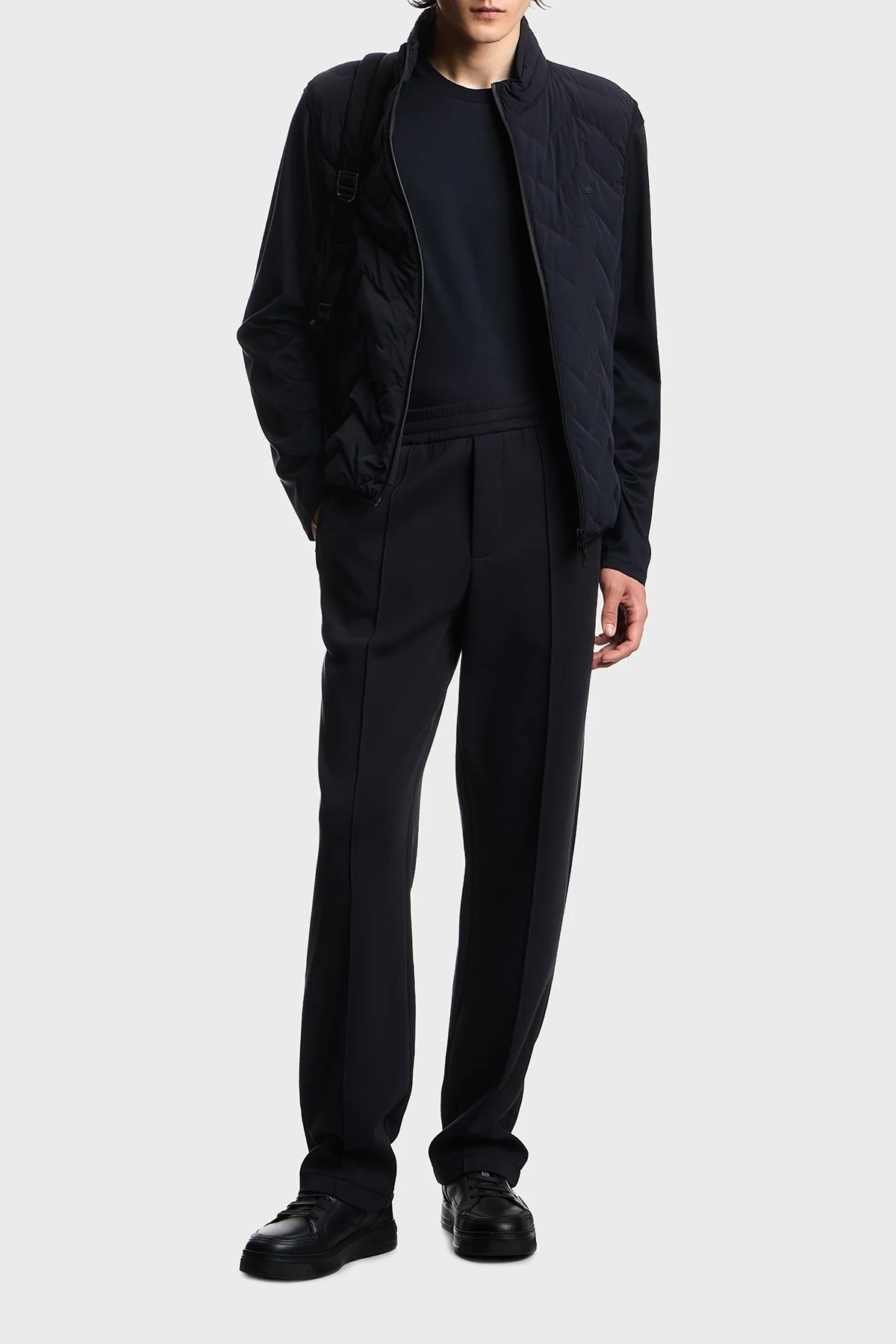 Emporio Armani Regular Fit Logolu Kapitoneli Dik Yaka Şişme Erkek Yelek EM004946 AF18499 UB118 LACİVERT - 2