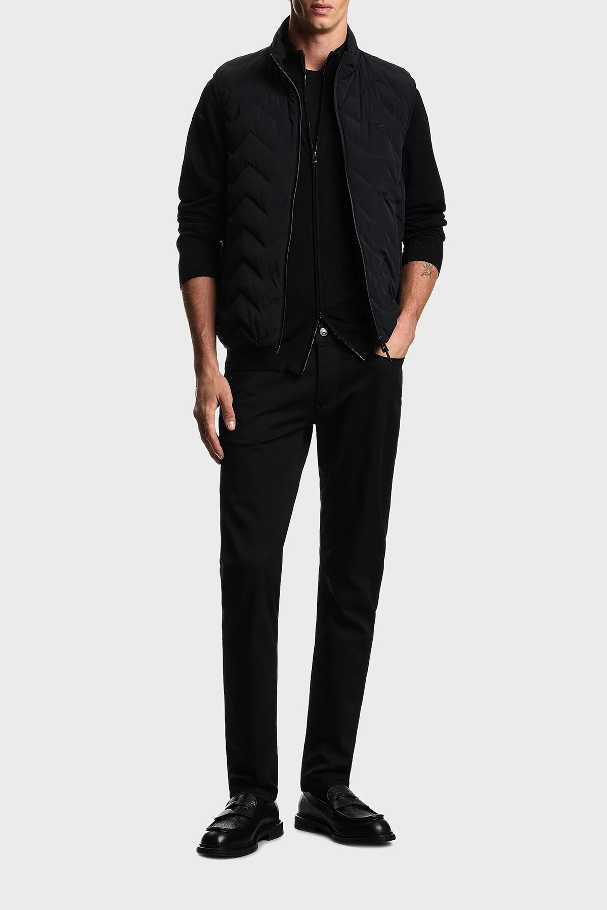 Emporio Armani Regular Fit Logolu Kapitoneli Dik Yaka Şişme Erkek Yelek EM004946 AF18499 UC001 SİYAH - 2