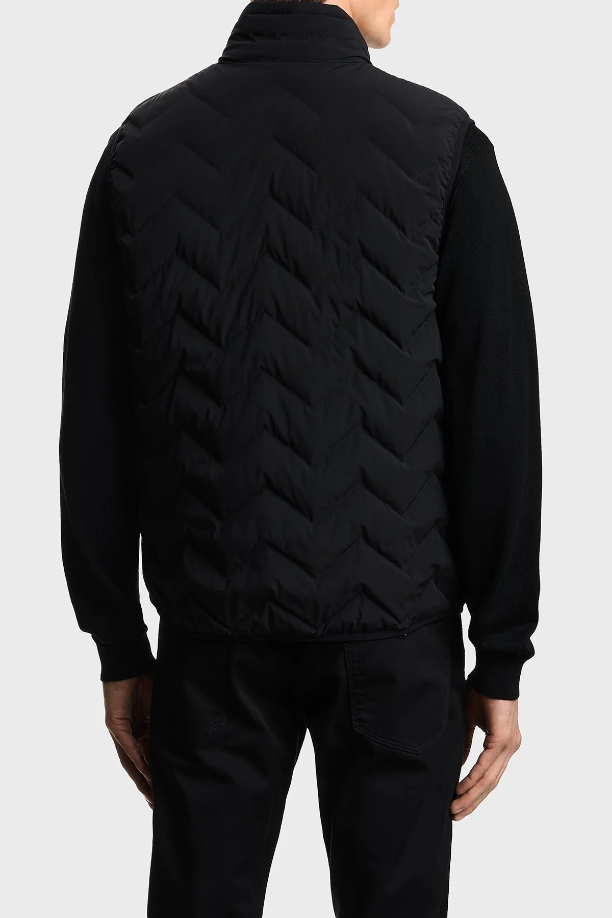 Emporio Armani Regular Fit Logolu Kapitoneli Dik Yaka Şişme Erkek Yelek EM004946 AF18499 UC001 SİYAH - 3