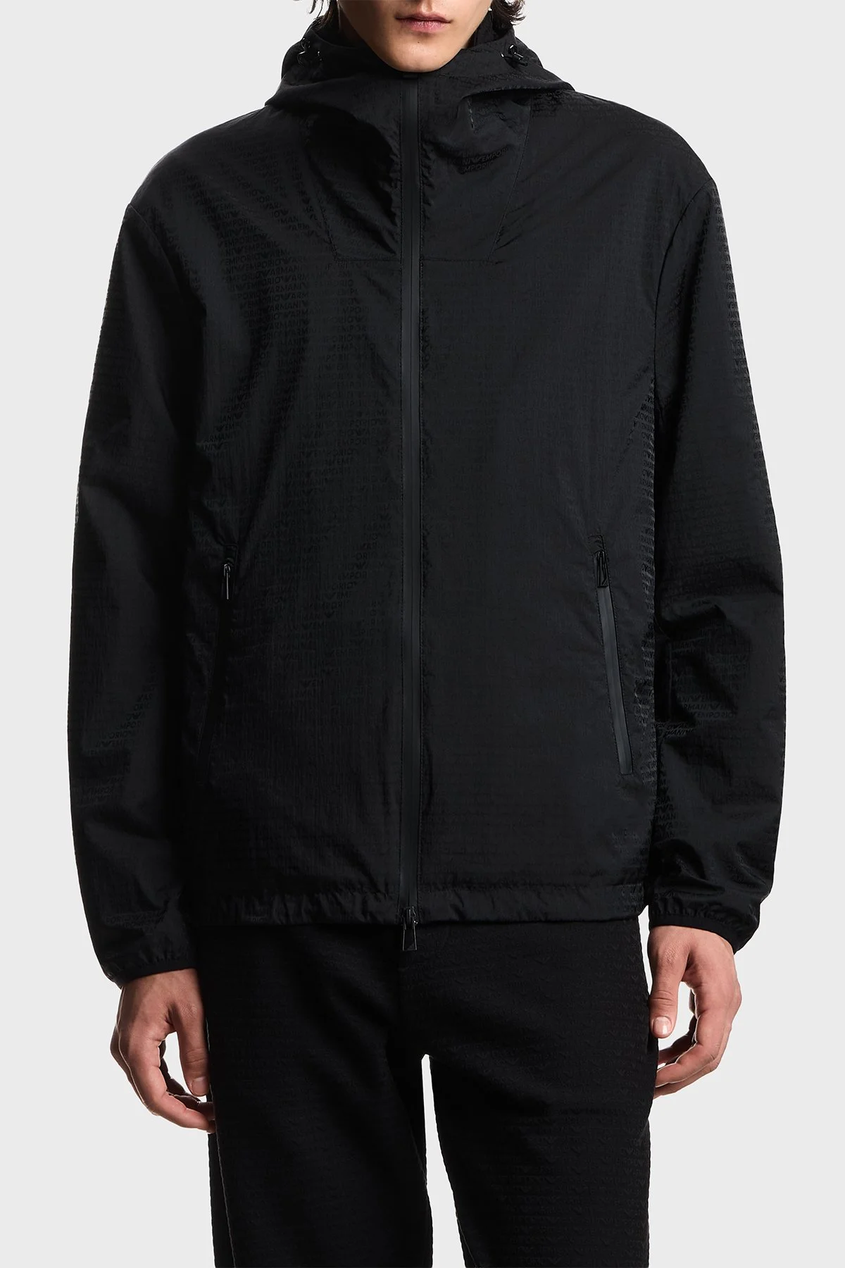 Emporio Armani Regular Fit Logolu Kapüşon Yaka Erkek Mont EM004952 AF15384 UC001 SİYAH - 1