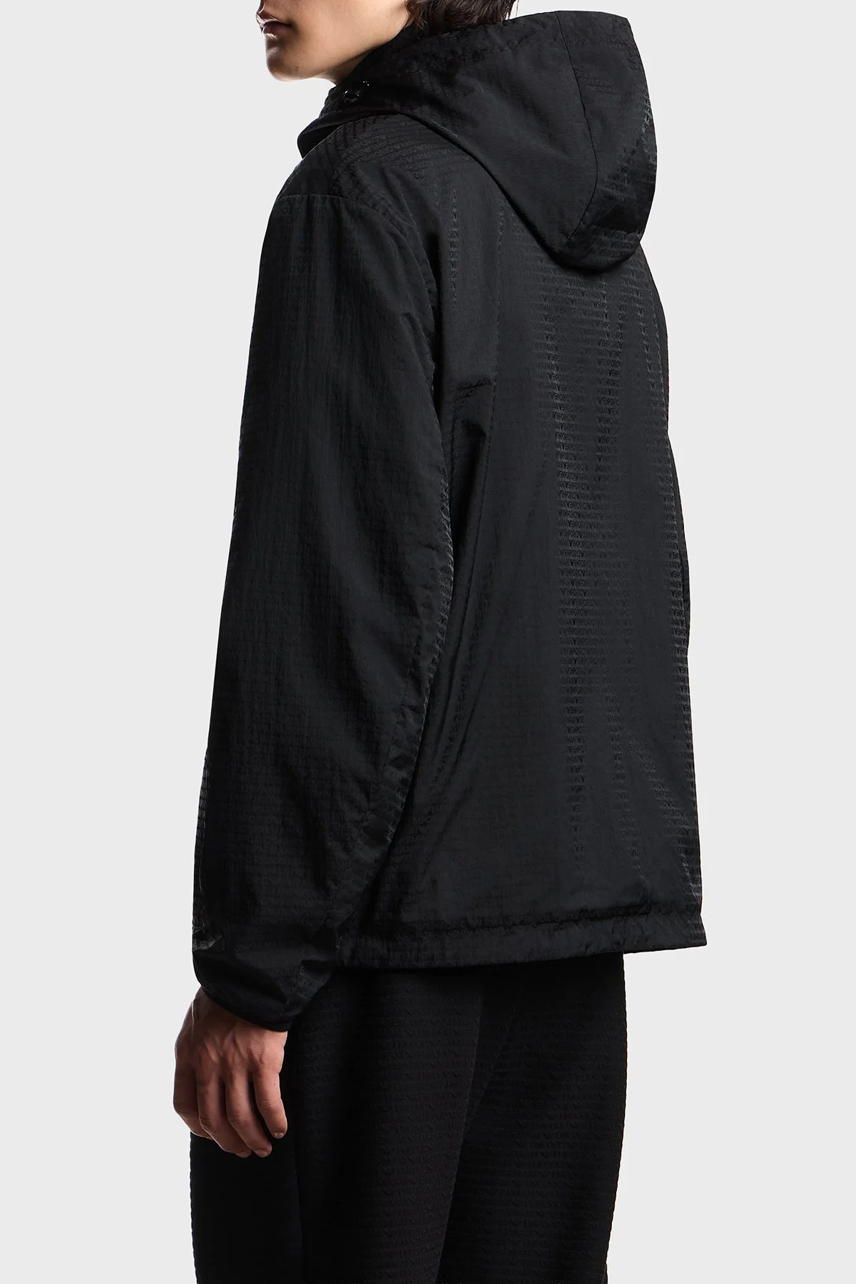 Emporio Armani Regular Fit Logolu Kapüşon Yaka Erkek Mont EM004952 AF15384 UC001 SİYAH - 3