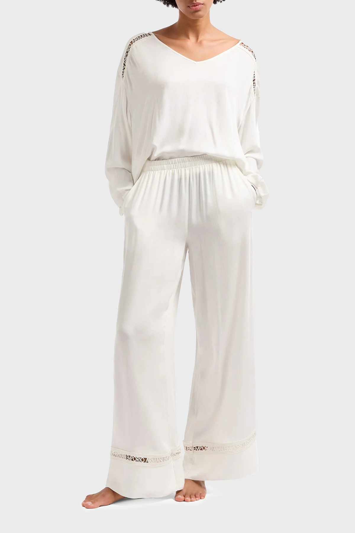 Emporio Armani Relaxed Fit Bol Paça Logo Dantelli Kadın Pantolon EW000790 AF12188 U1131 BEYAZ - 1