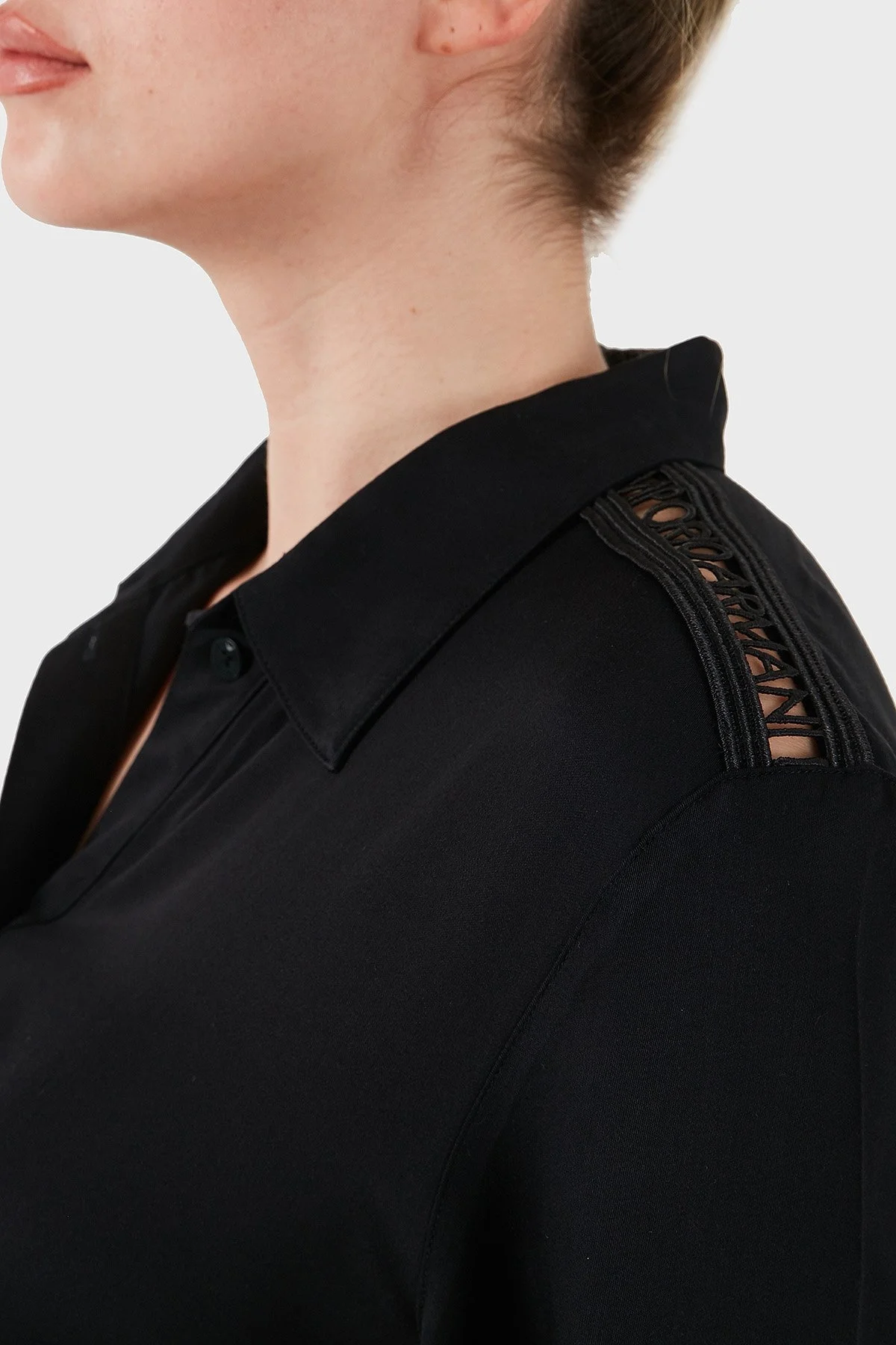 Emporio Armani Relaxed Fit Logolu Dantel Detaylı Kısa Bayan Gömlek Elbise EW000568 AF12188 UC001 SİYAH - 7