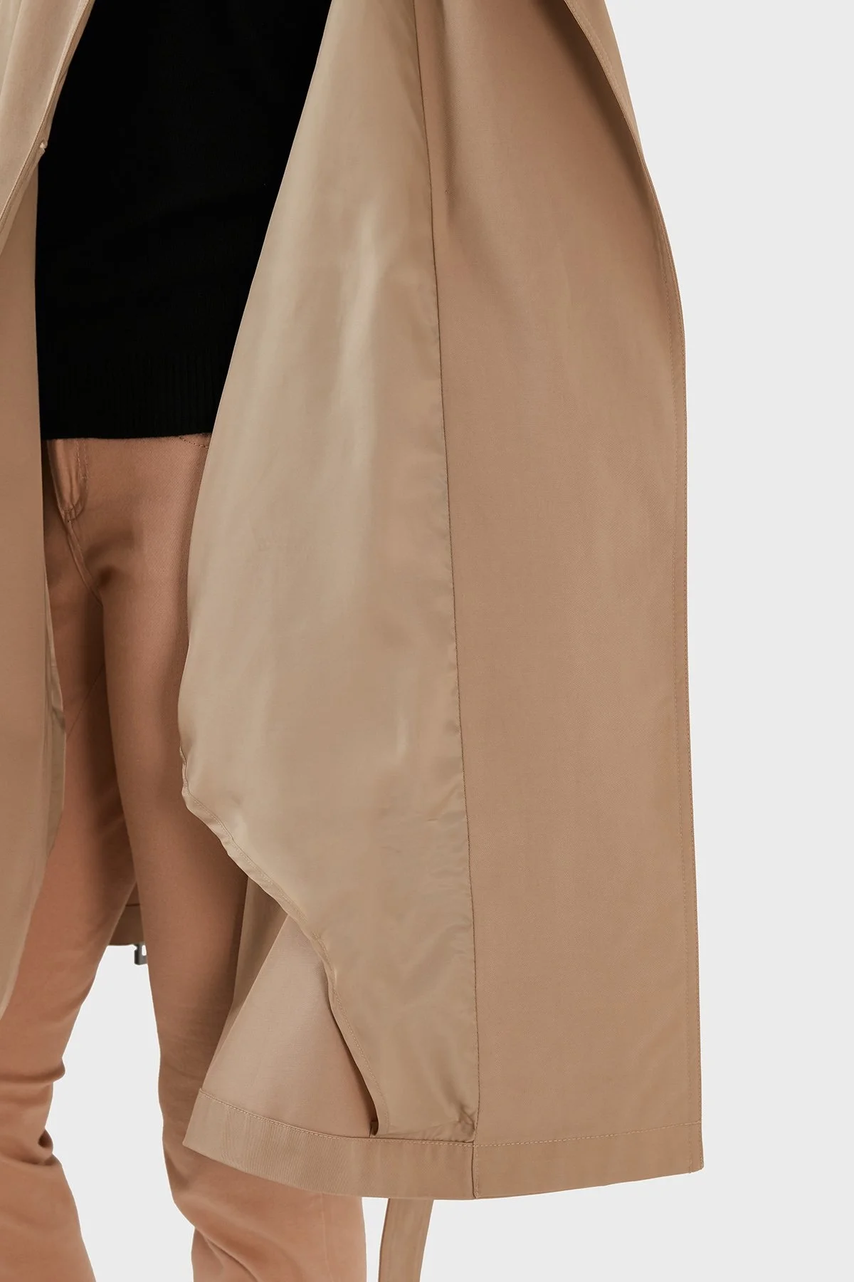 Emporio Armani Relaxed Fit Su İtici Nefes Alabilir Kemerli Yırtmaçlı Bayan Trençkot 3R2L72 2NHYZ 0132 CAMEL - 5