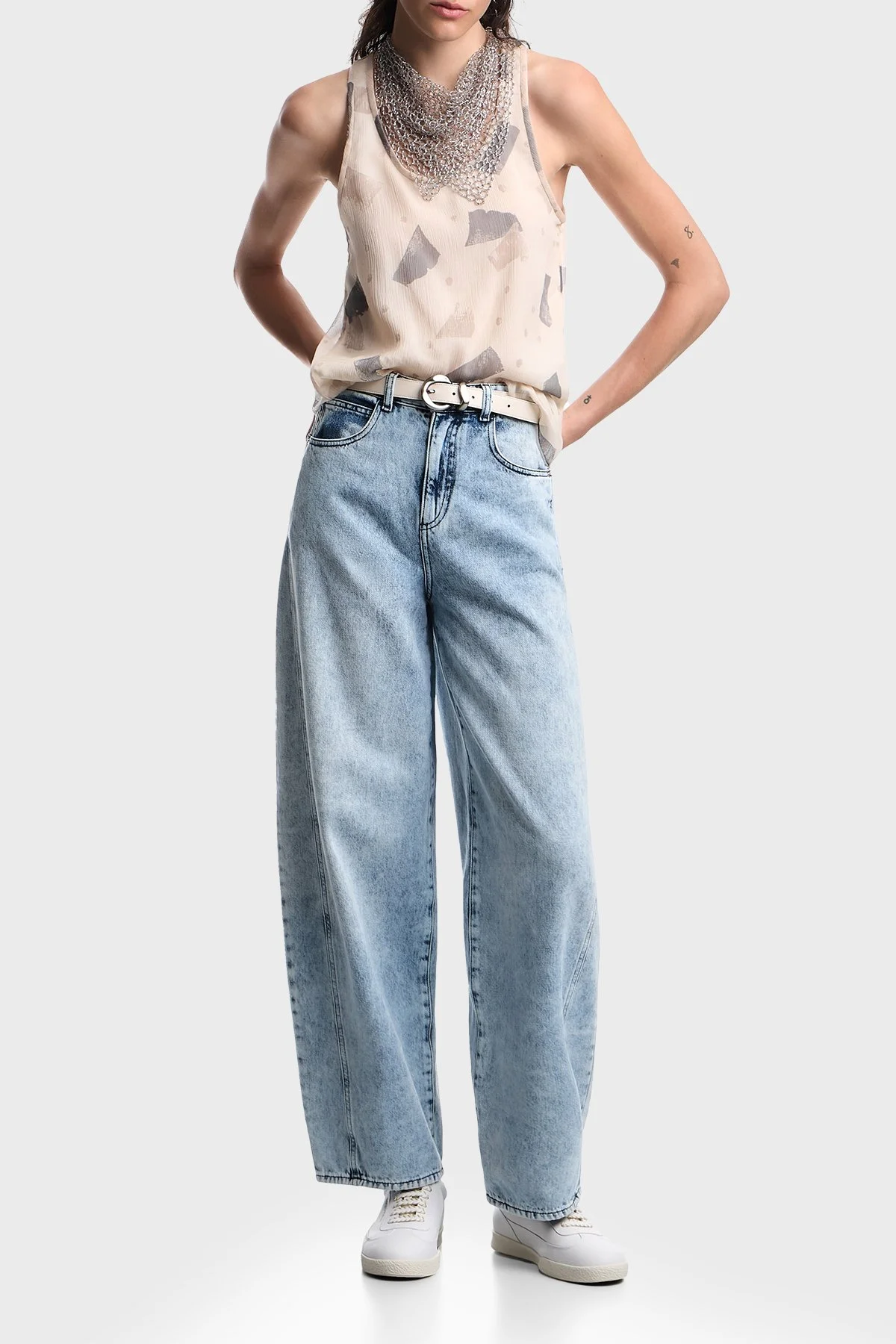 Emporio Armani Relaxed Fit Yüksek Bel Geniş Paça Jeans Kadın Kot Pantolon EW004409 AF21085 MB003 AÇIK MAVİ - 2