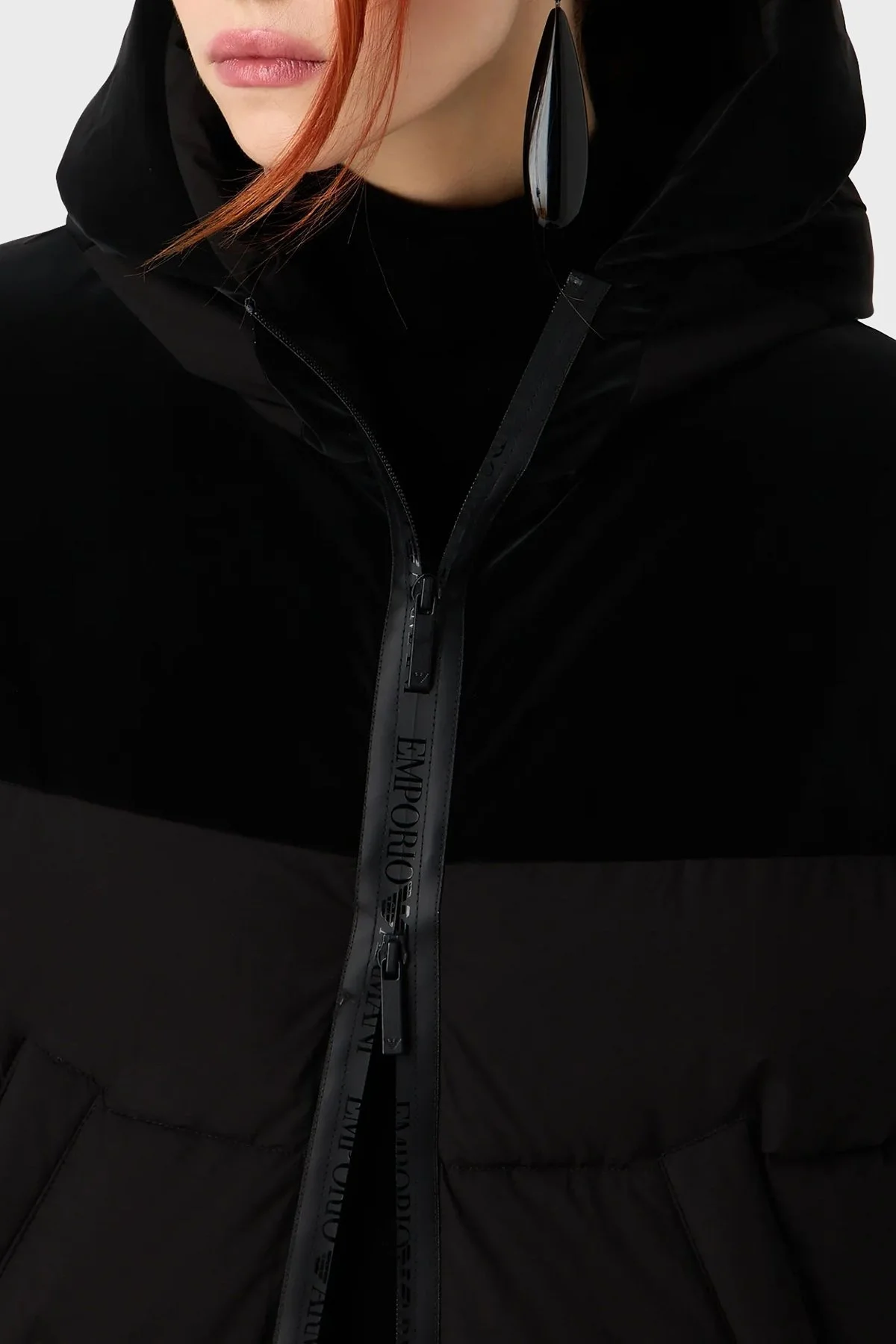 Emporio Armani Rüzgar Geçirmez Kapüşonlu Regular Fit Bayan Mont 6R2B77 2NFFZ 0999 SİYAH - 4
