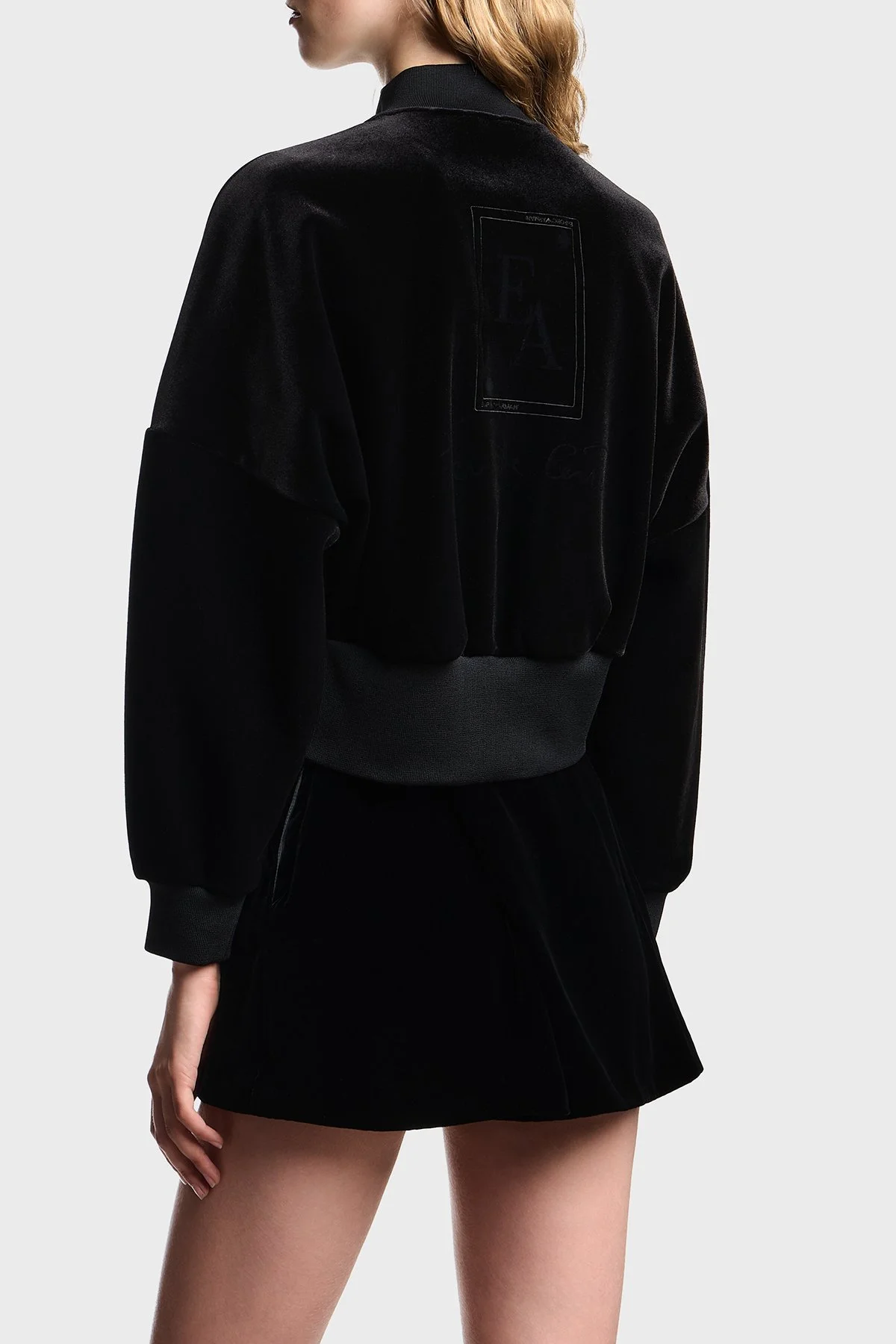 Emporio Armani Sırtta Logo Detaylı Regular Fit Dik Yaka Şönil Bayan Mont EW001368 AF16466 UC001 SİYAH - 3