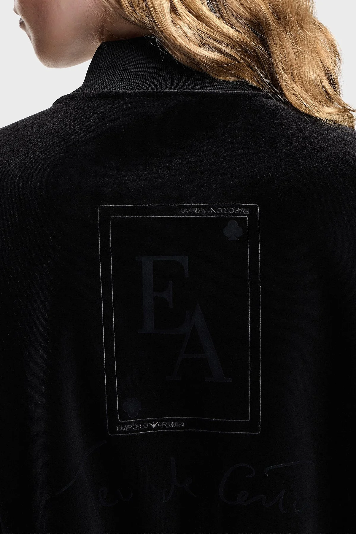 Emporio Armani Sırtta Logo Detaylı Regular Fit Dik Yaka Şönil Bayan Mont EW001368 AF16466 UC001 SİYAH - 4